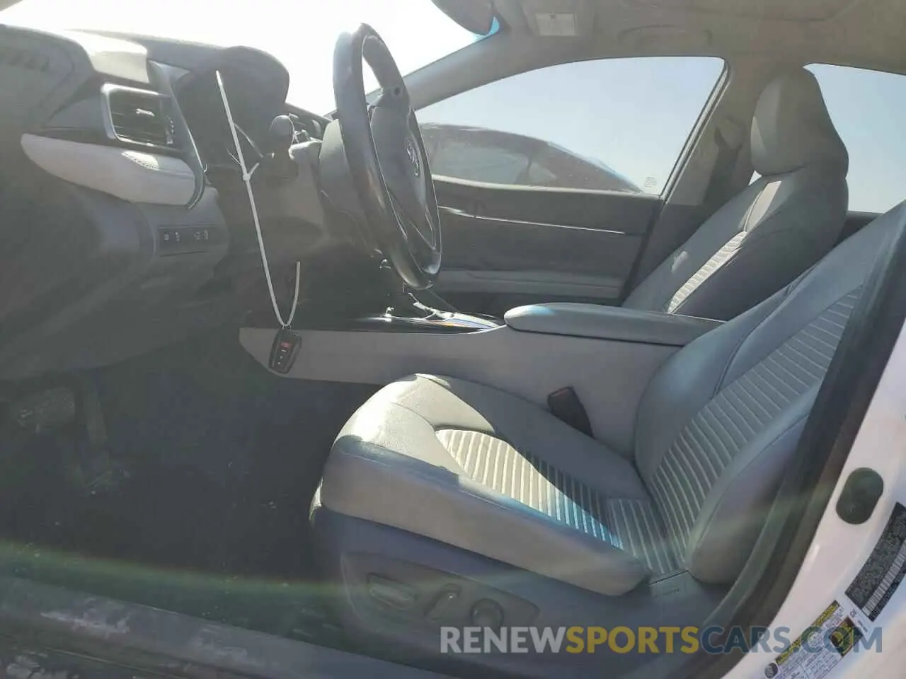 7 Photograph of a damaged car 4T1B11HK5KU206472 TOYOTA CAMRY 2019