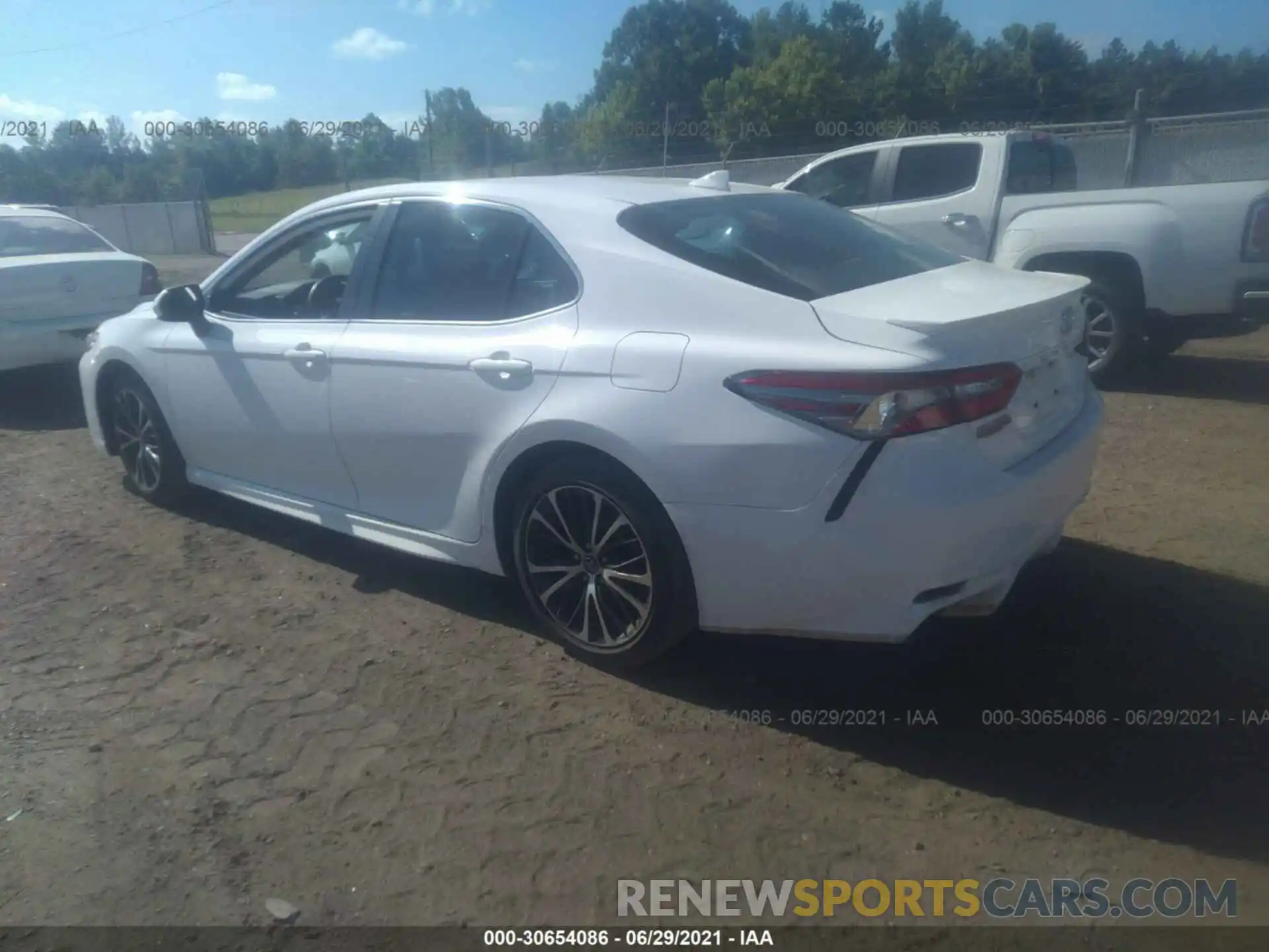 3 Photograph of a damaged car 4T1B11HK5KU206651 TOYOTA CAMRY 2019