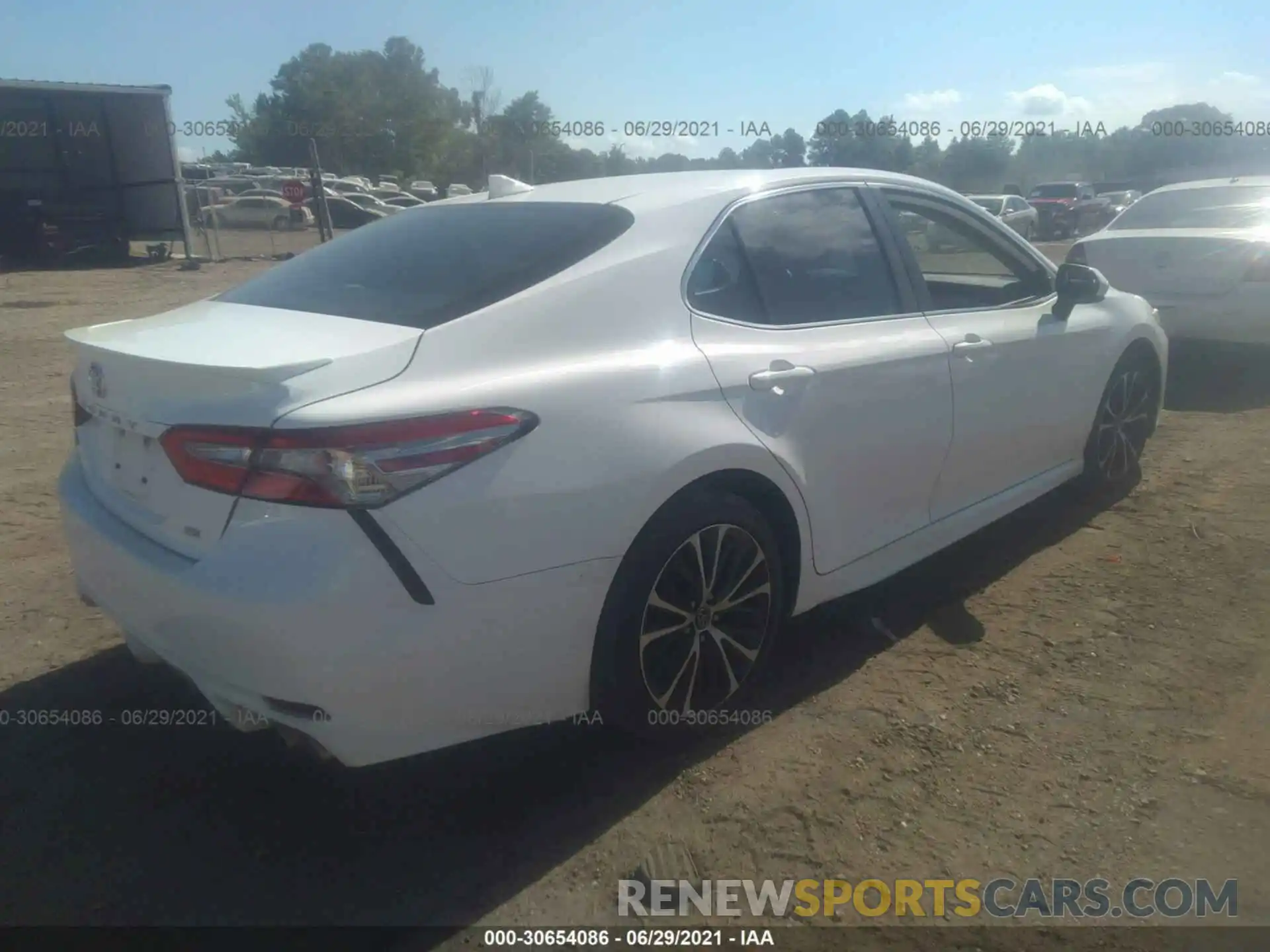 4 Photograph of a damaged car 4T1B11HK5KU206651 TOYOTA CAMRY 2019