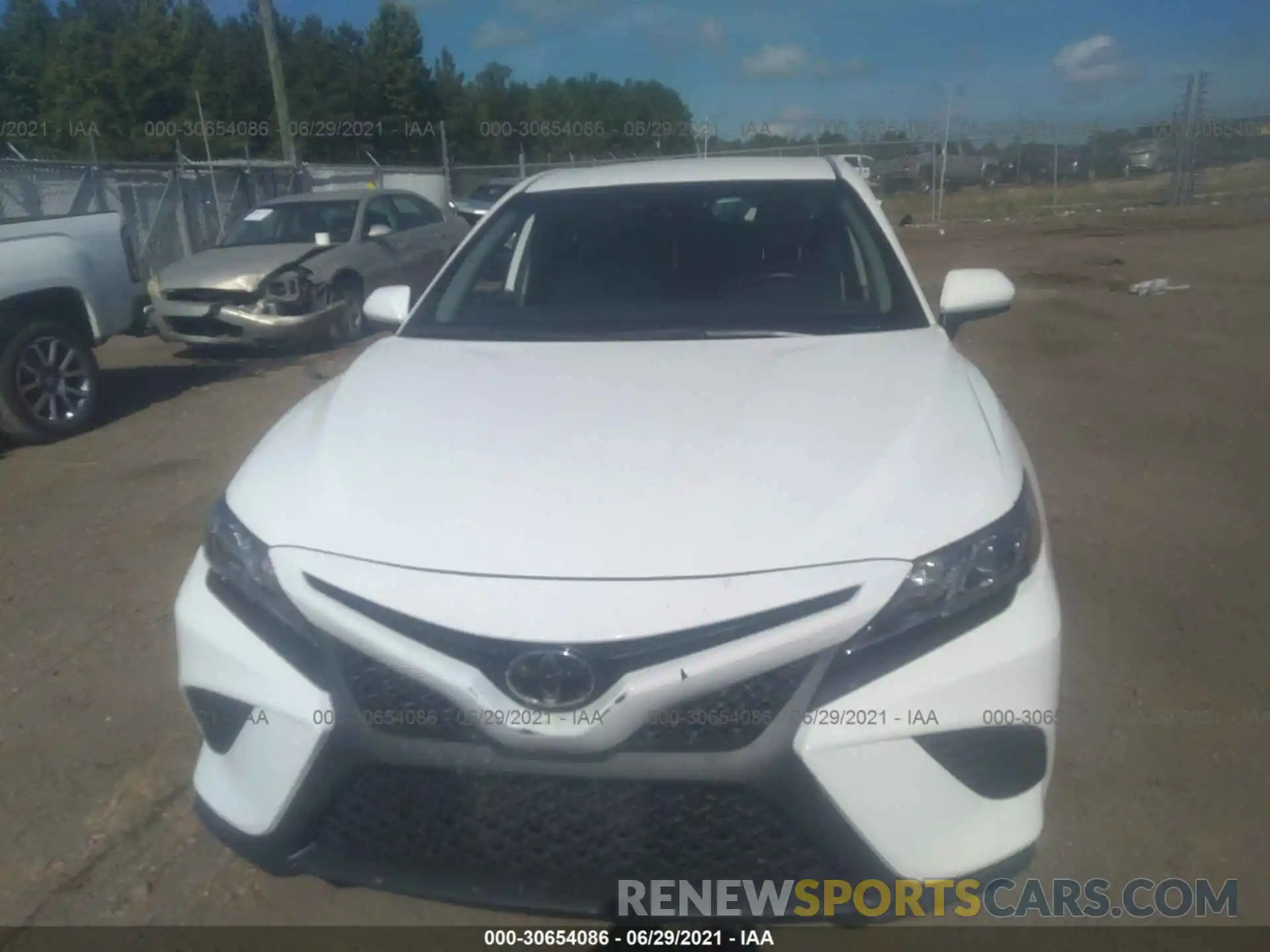 6 Photograph of a damaged car 4T1B11HK5KU206651 TOYOTA CAMRY 2019