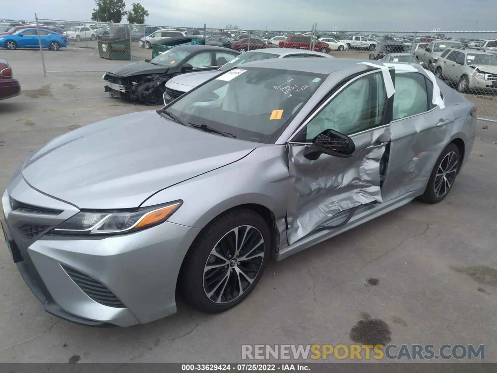 2 Photograph of a damaged car 4T1B11HK5KU206682 TOYOTA CAMRY 2019