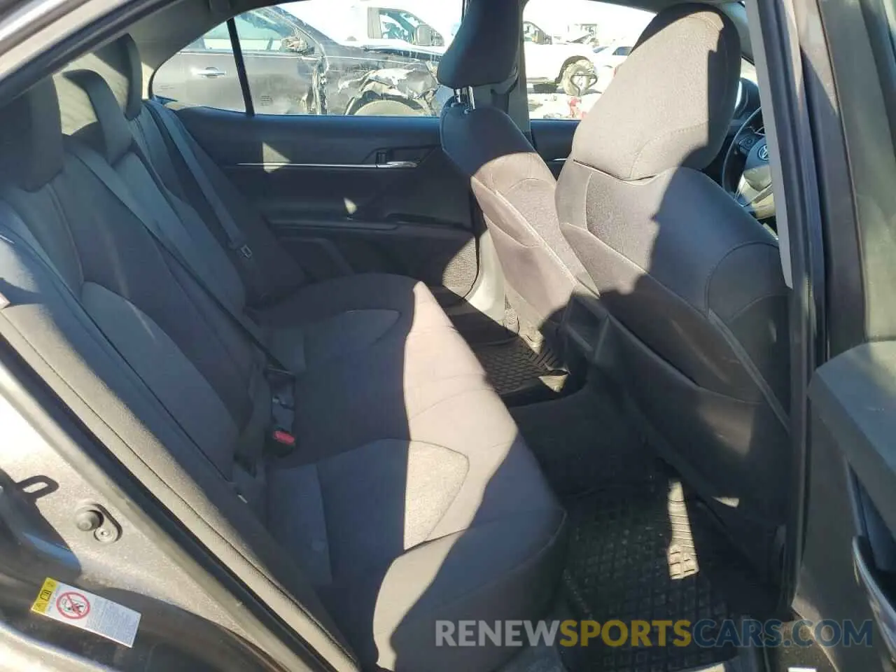 10 Photograph of a damaged car 4T1B11HK5KU210991 TOYOTA CAMRY 2019