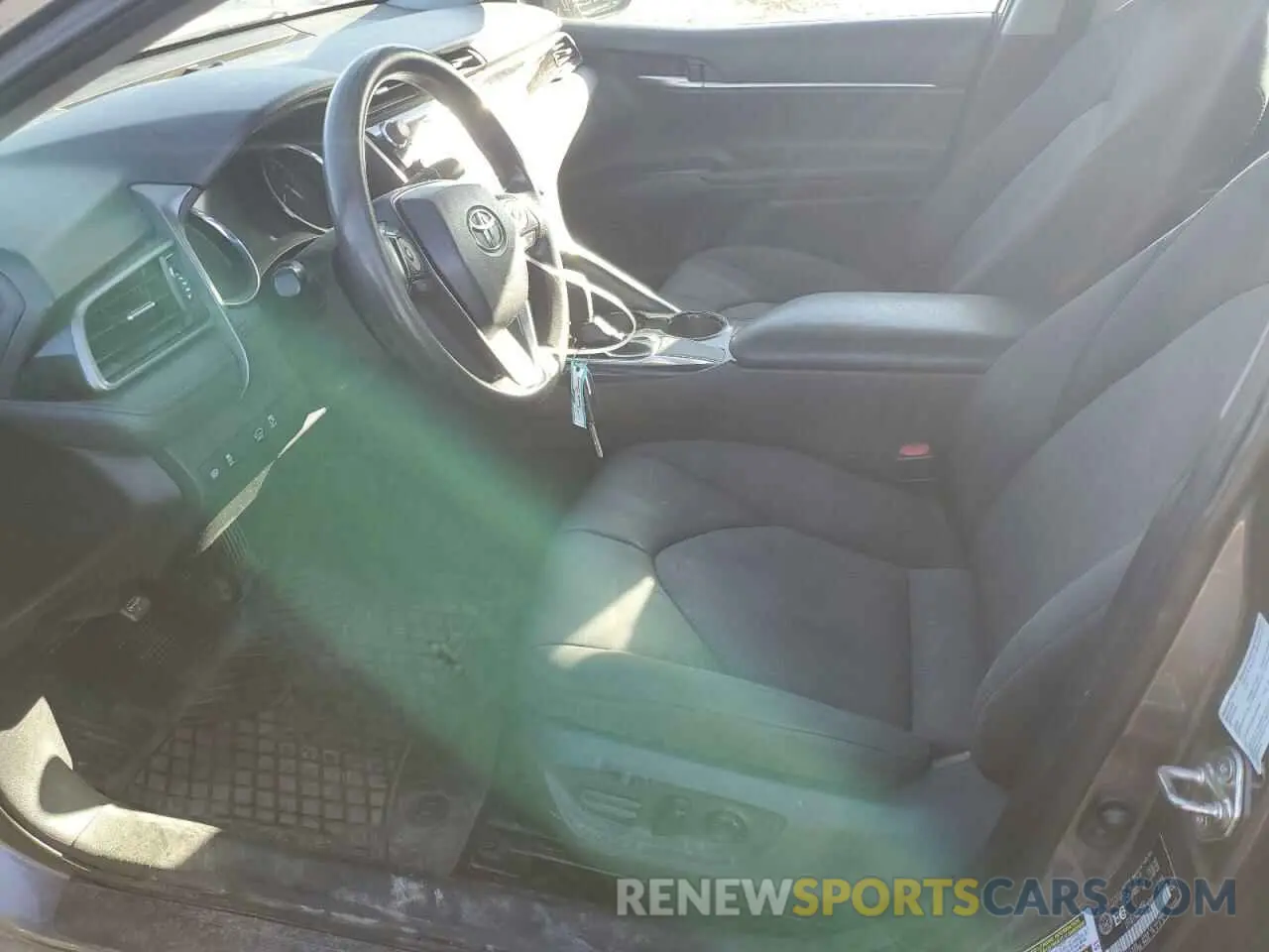 7 Photograph of a damaged car 4T1B11HK5KU210991 TOYOTA CAMRY 2019