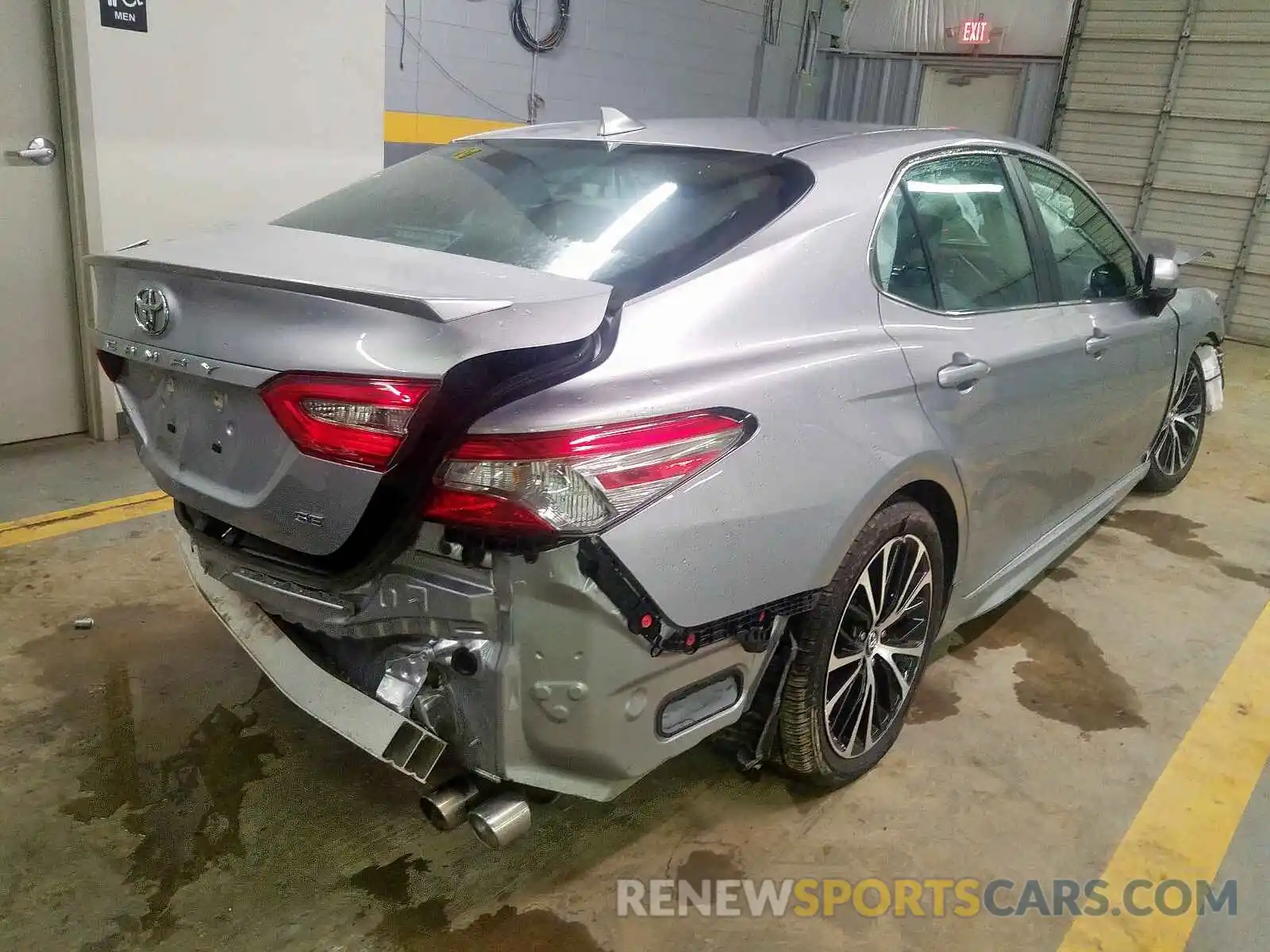 4 Photograph of a damaged car 4T1B11HK5KU211171 TOYOTA CAMRY 2019