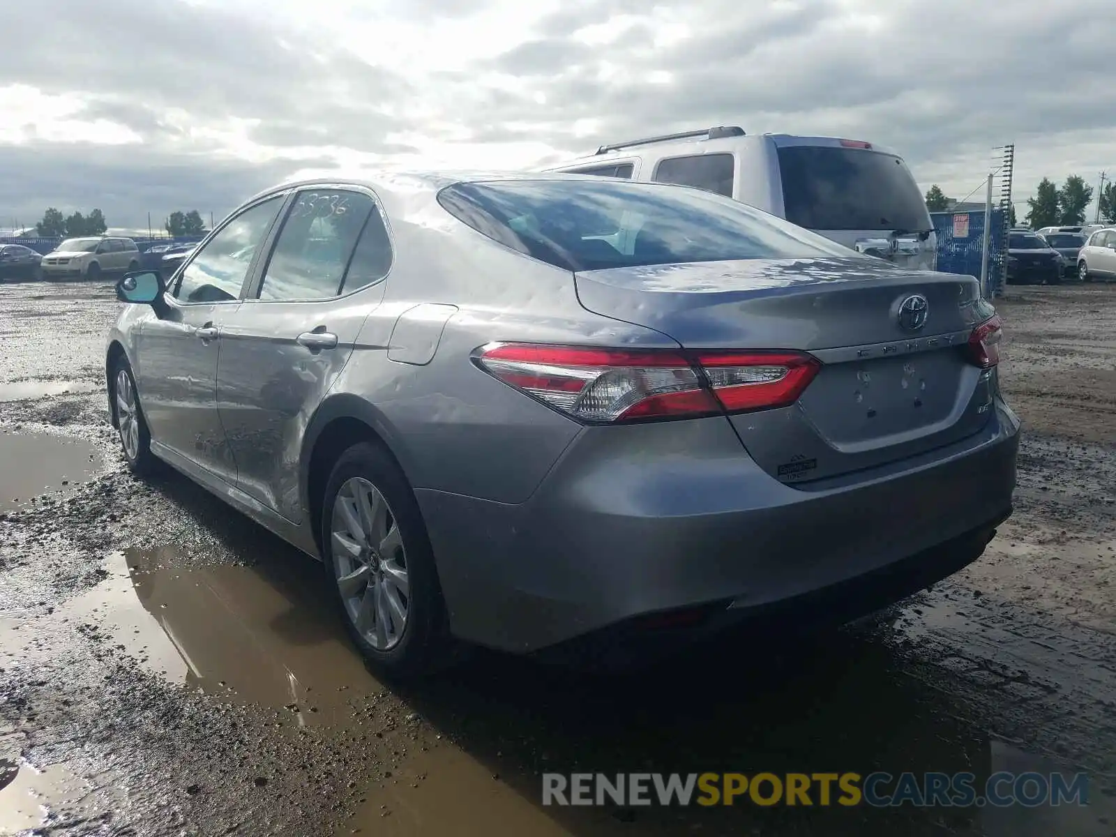 3 Photograph of a damaged car 4T1B11HK5KU211316 TOYOTA CAMRY 2019