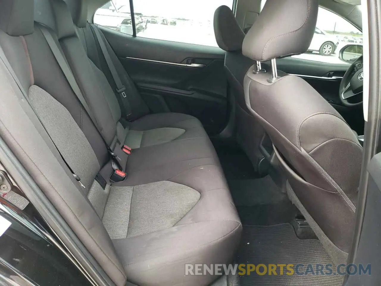 10 Photograph of a damaged car 4T1B11HK5KU214538 TOYOTA CAMRY 2019