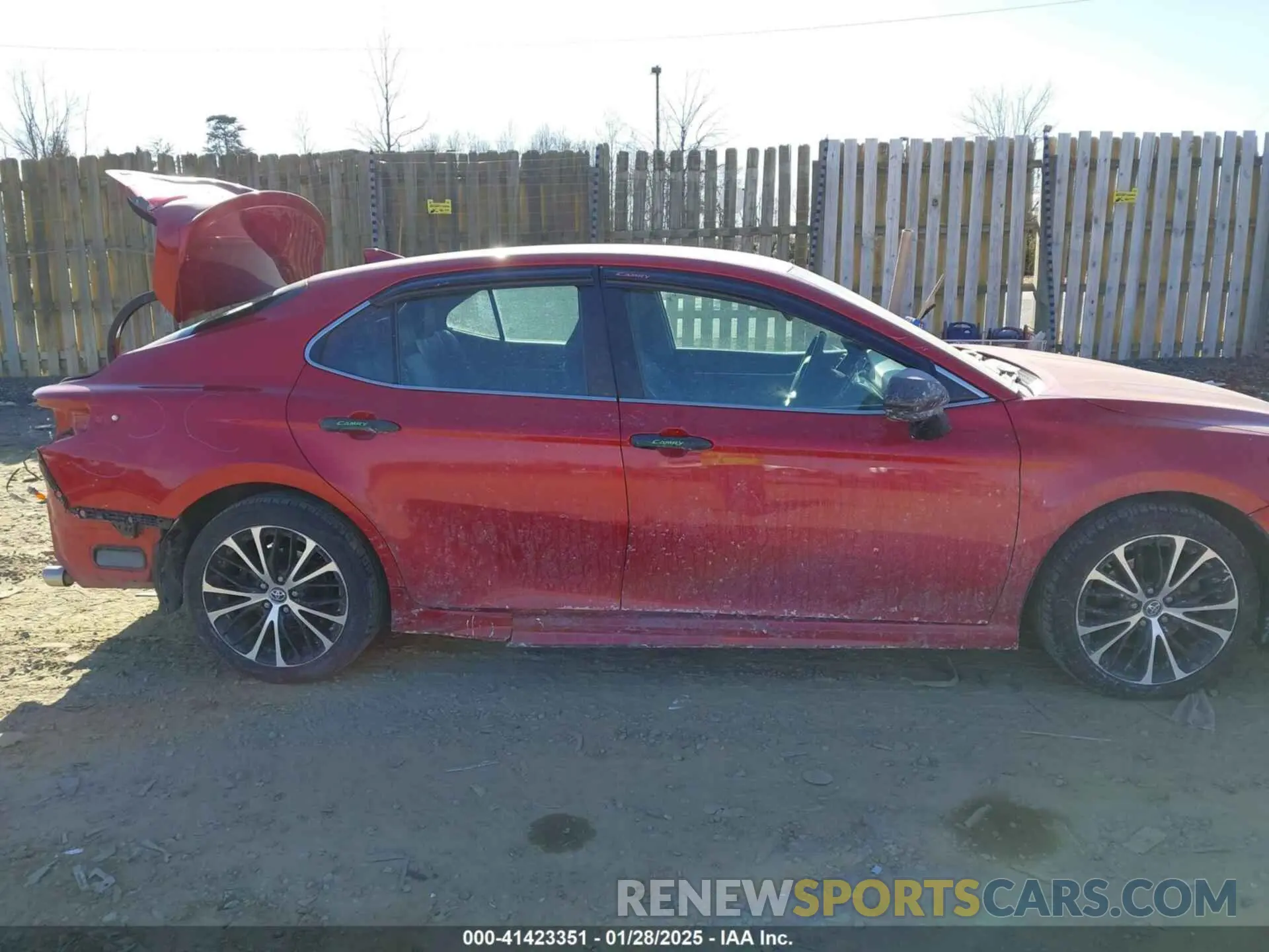 13 Photograph of a damaged car 4T1B11HK5KU216189 TOYOTA CAMRY 2019