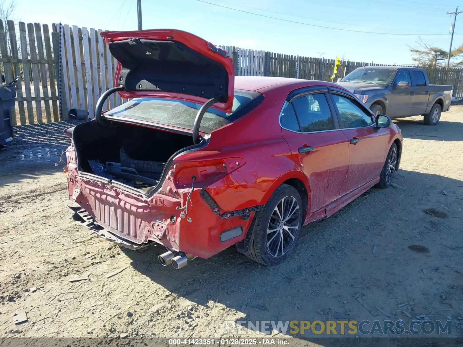 4 Photograph of a damaged car 4T1B11HK5KU216189 TOYOTA CAMRY 2019
