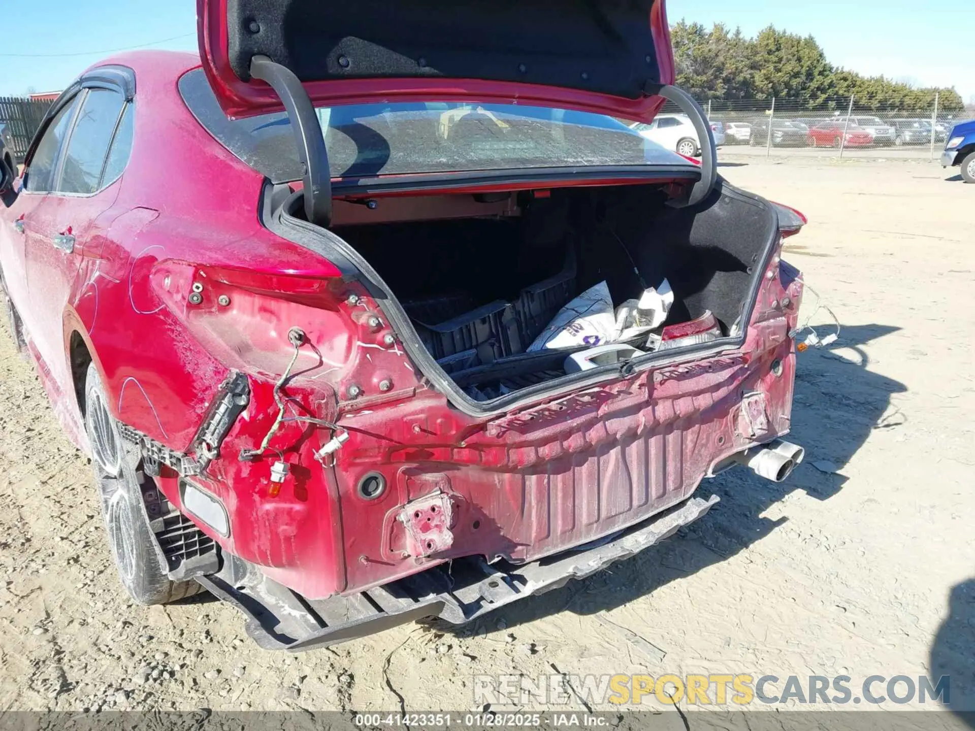 6 Photograph of a damaged car 4T1B11HK5KU216189 TOYOTA CAMRY 2019