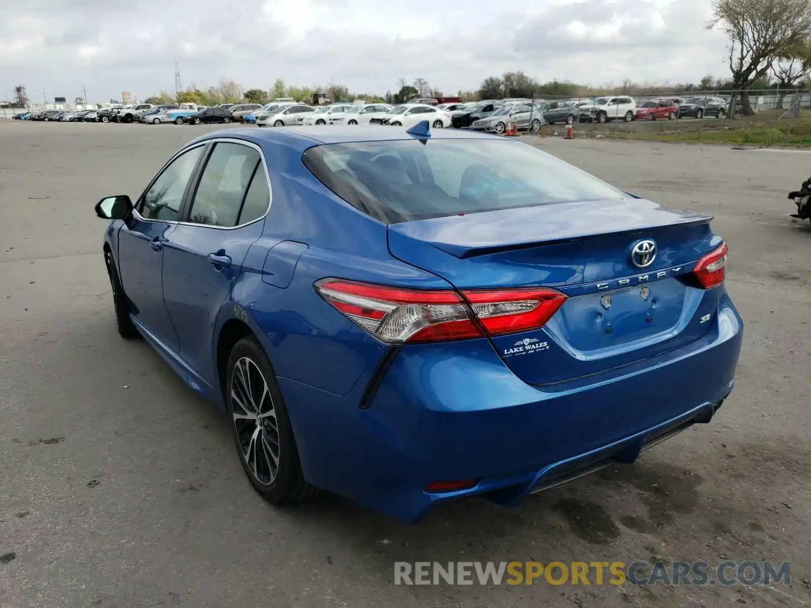 3 Photograph of a damaged car 4T1B11HK5KU216340 TOYOTA CAMRY 2019