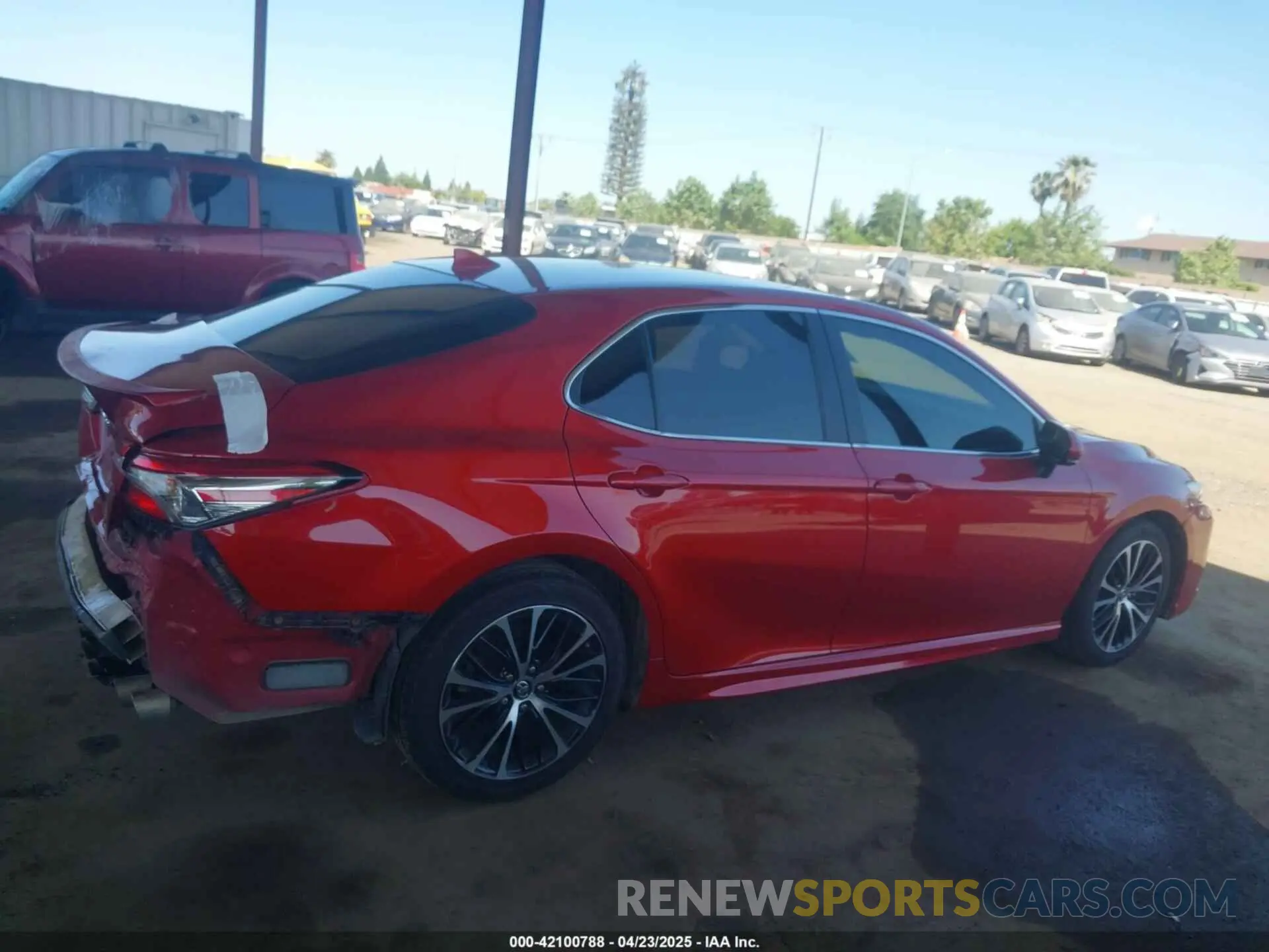 13 Photograph of a damaged car 4T1B11HK5KU220436 TOYOTA CAMRY 2019