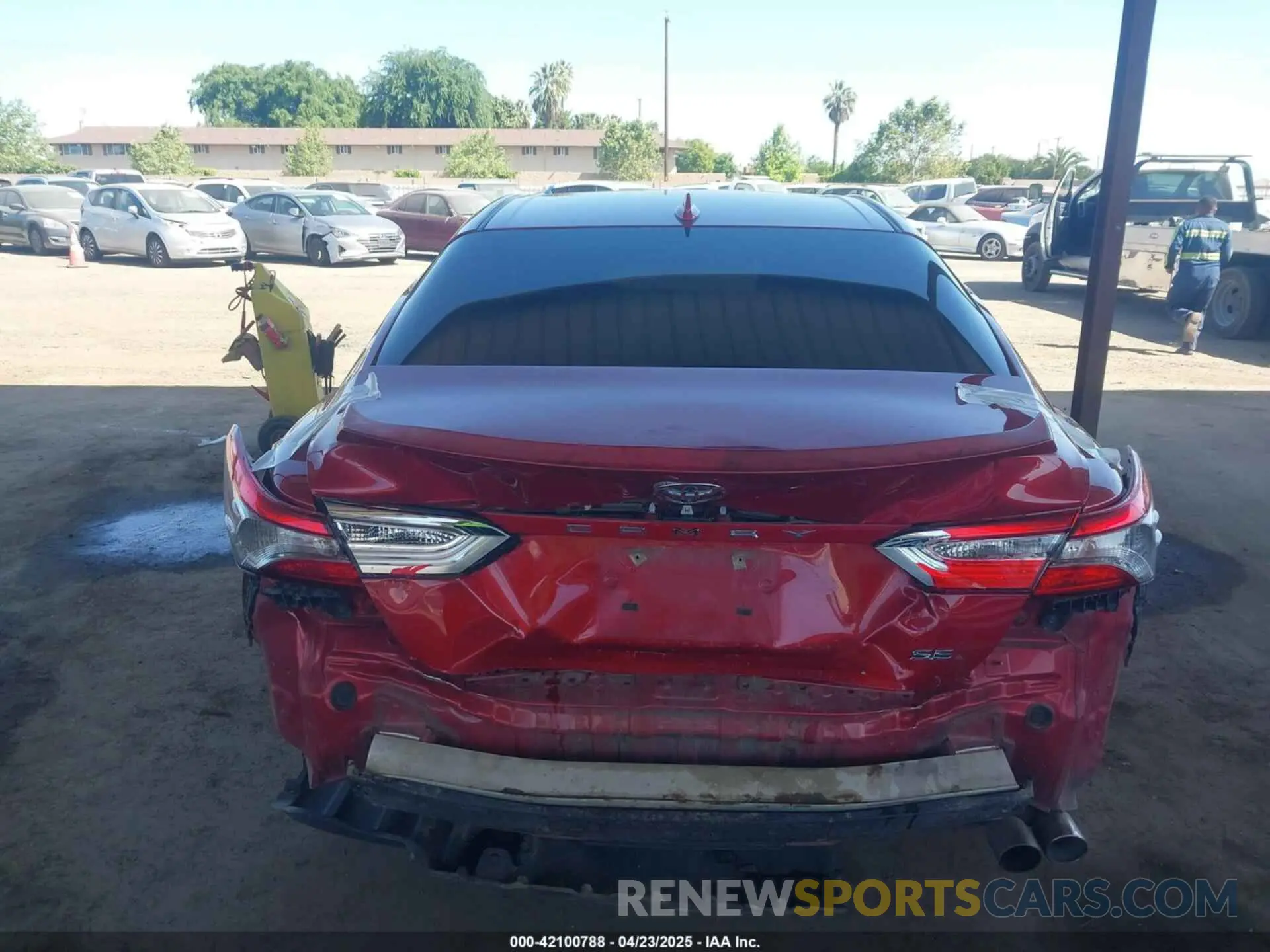 16 Photograph of a damaged car 4T1B11HK5KU220436 TOYOTA CAMRY 2019