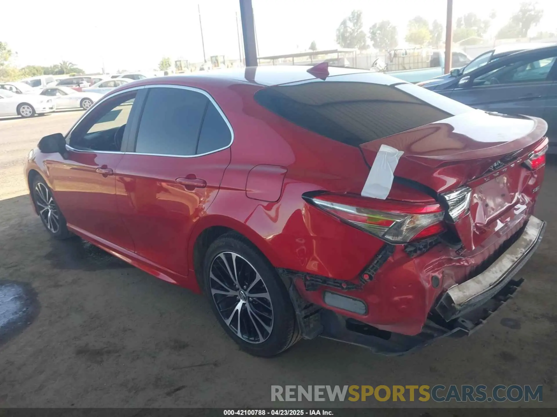 3 Photograph of a damaged car 4T1B11HK5KU220436 TOYOTA CAMRY 2019