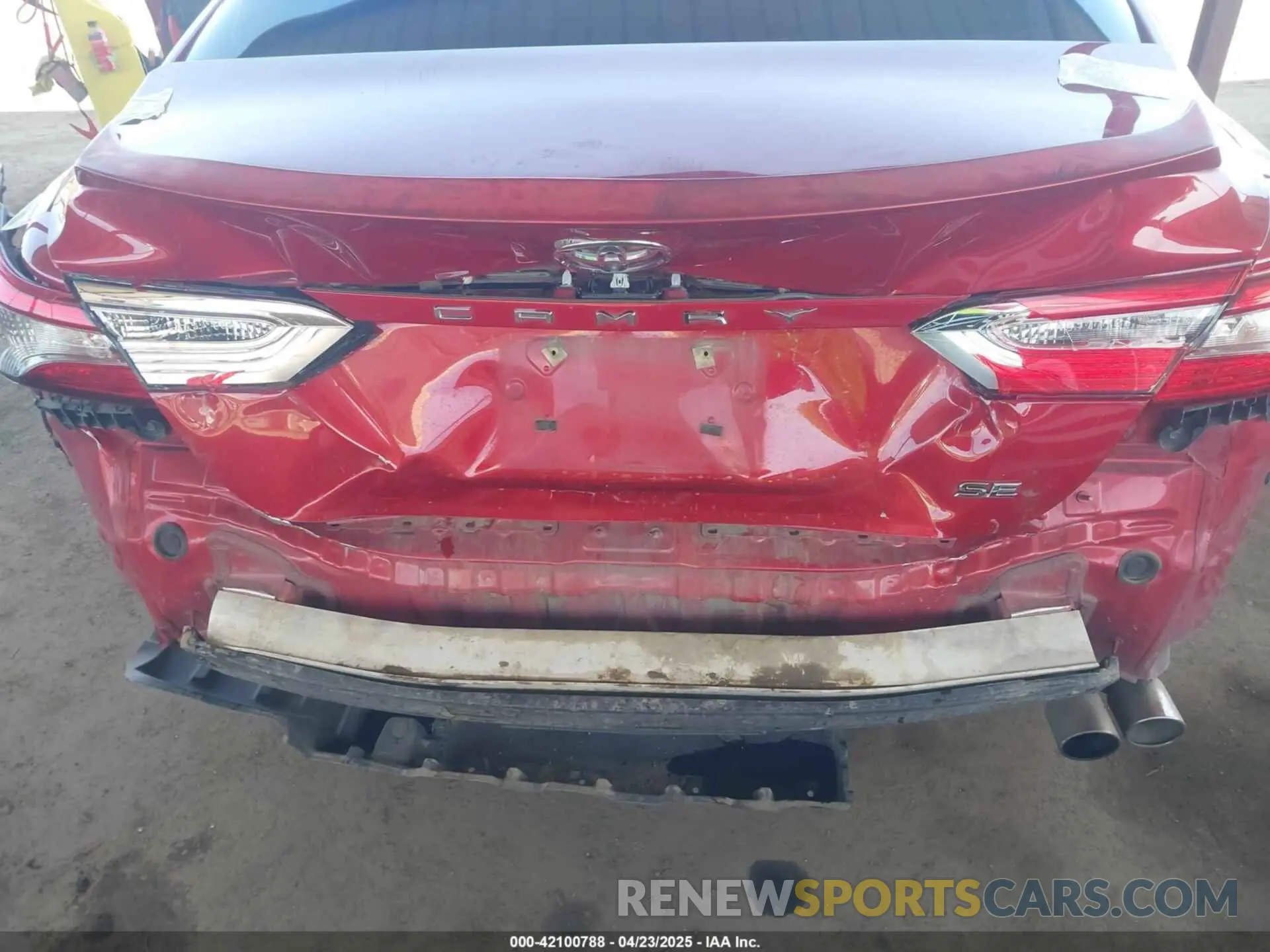 6 Photograph of a damaged car 4T1B11HK5KU220436 TOYOTA CAMRY 2019