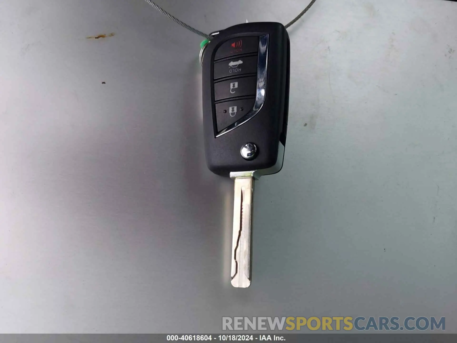 11 Photograph of a damaged car 4T1B11HK5KU225202 TOYOTA CAMRY 2019