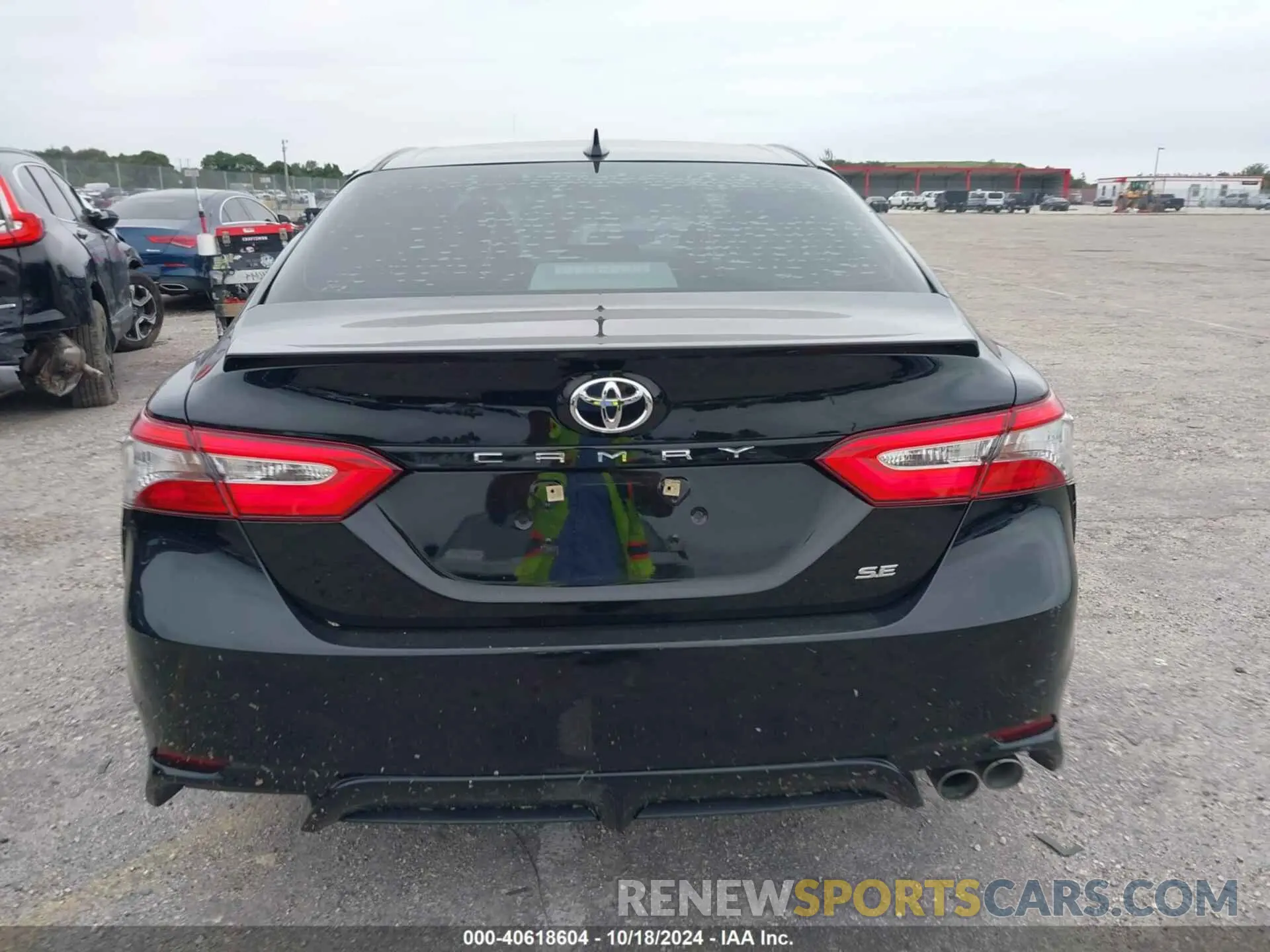 16 Photograph of a damaged car 4T1B11HK5KU225202 TOYOTA CAMRY 2019