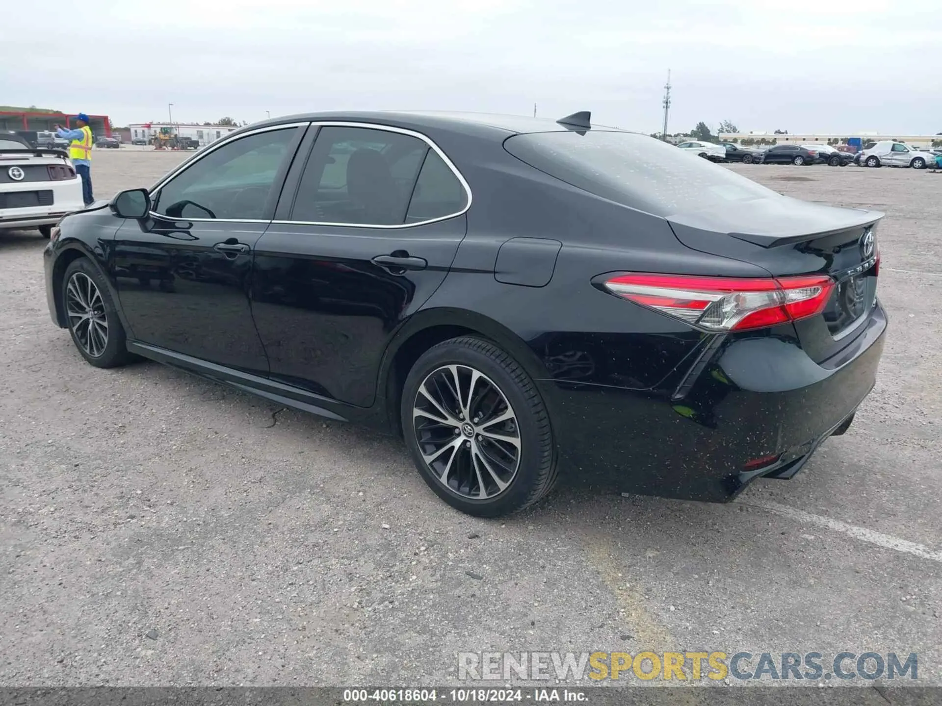 3 Photograph of a damaged car 4T1B11HK5KU225202 TOYOTA CAMRY 2019