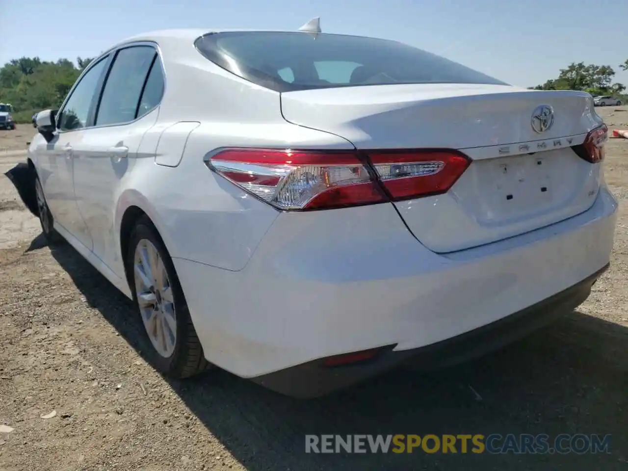 3 Photograph of a damaged car 4T1B11HK5KU231131 TOYOTA CAMRY 2019