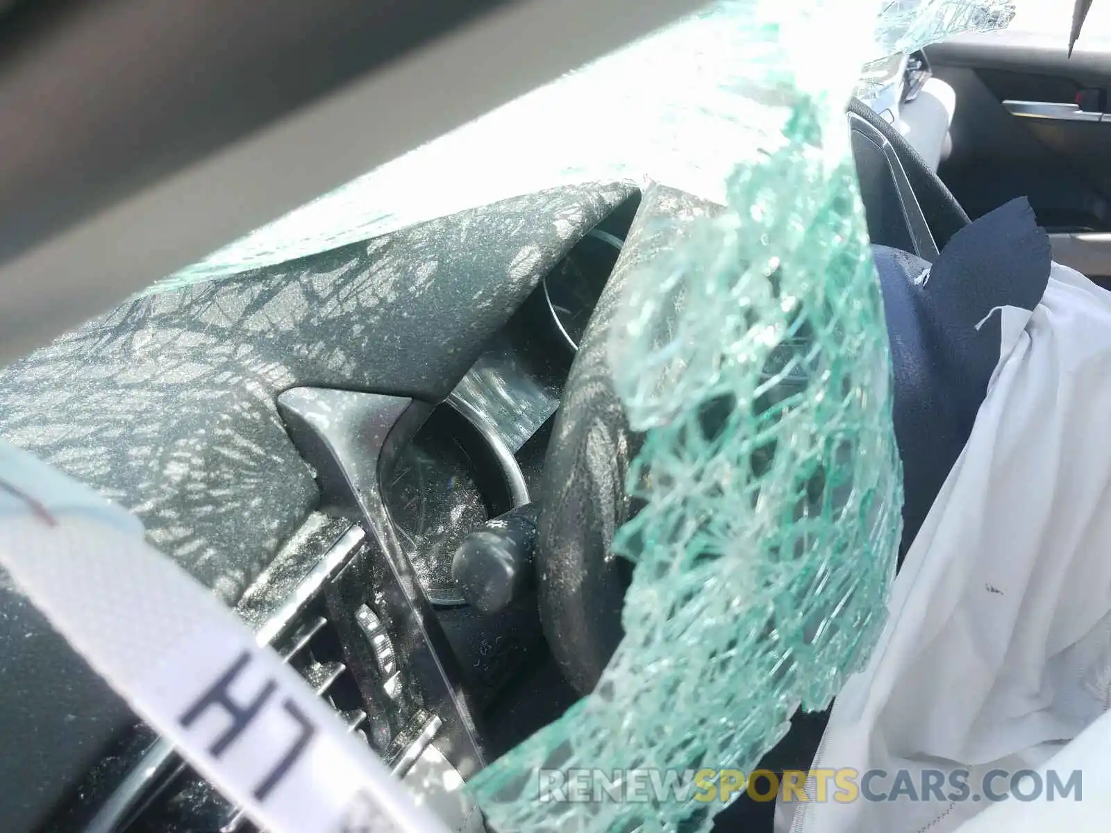 8 Photograph of a damaged car 4T1B11HK5KU232523 TOYOTA CAMRY 2019