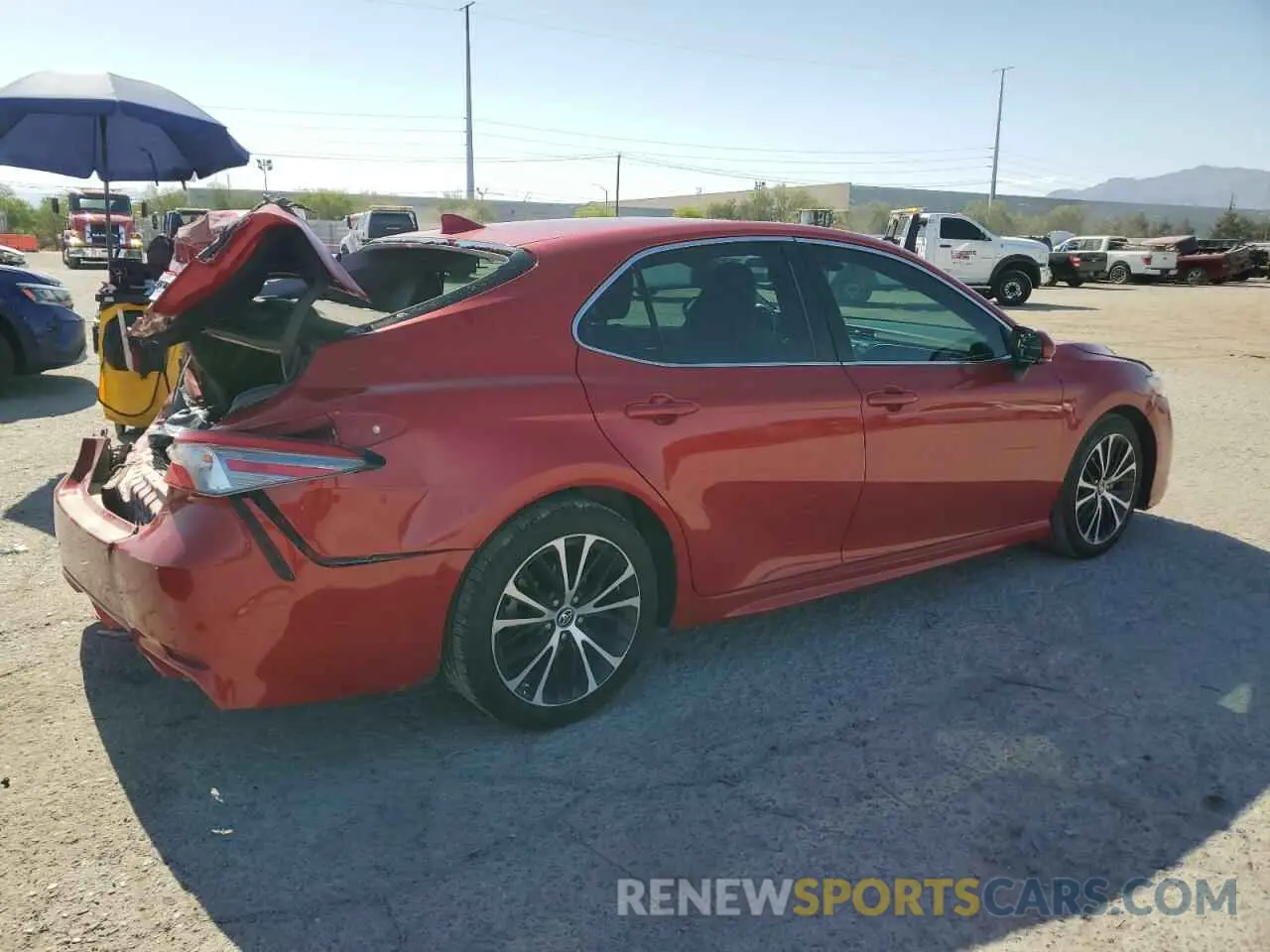 3 Photograph of a damaged car 4T1B11HK5KU239410 TOYOTA CAMRY 2019