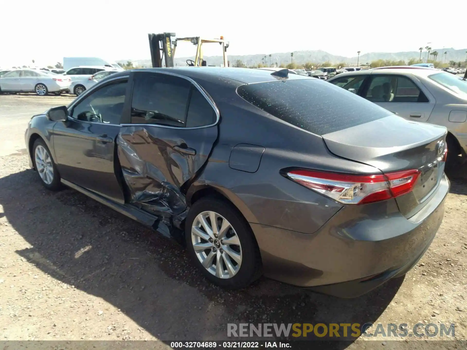 3 Photograph of a damaged car 4T1B11HK5KU240413 TOYOTA CAMRY 2019