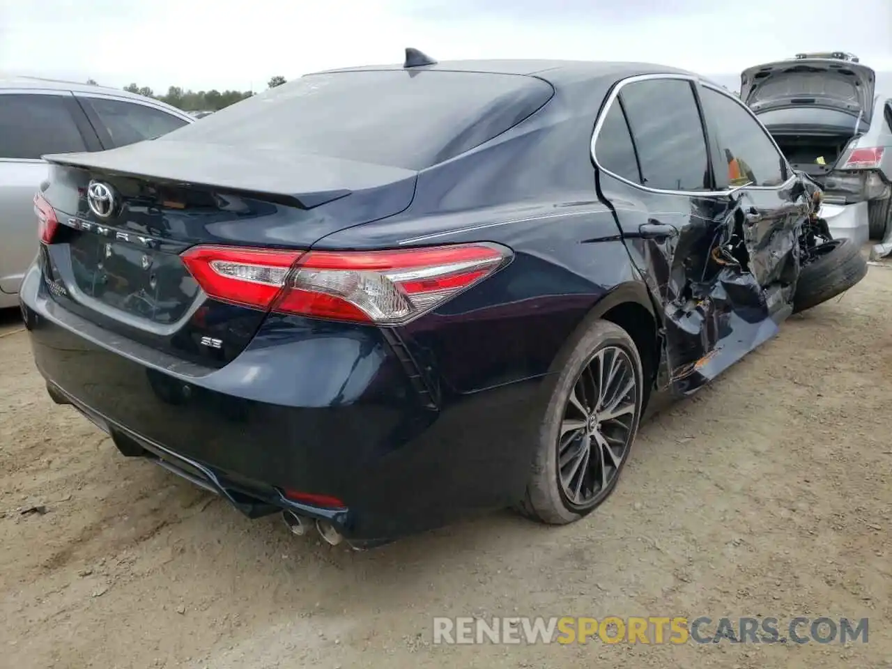 4 Photograph of a damaged car 4T1B11HK5KU246356 TOYOTA CAMRY 2019