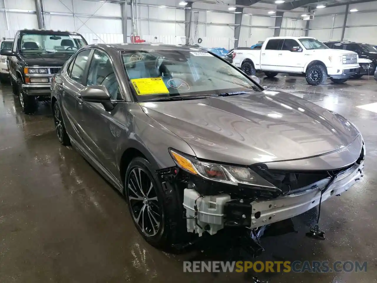 1 Photograph of a damaged car 4T1B11HK5KU248771 TOYOTA CAMRY 2019