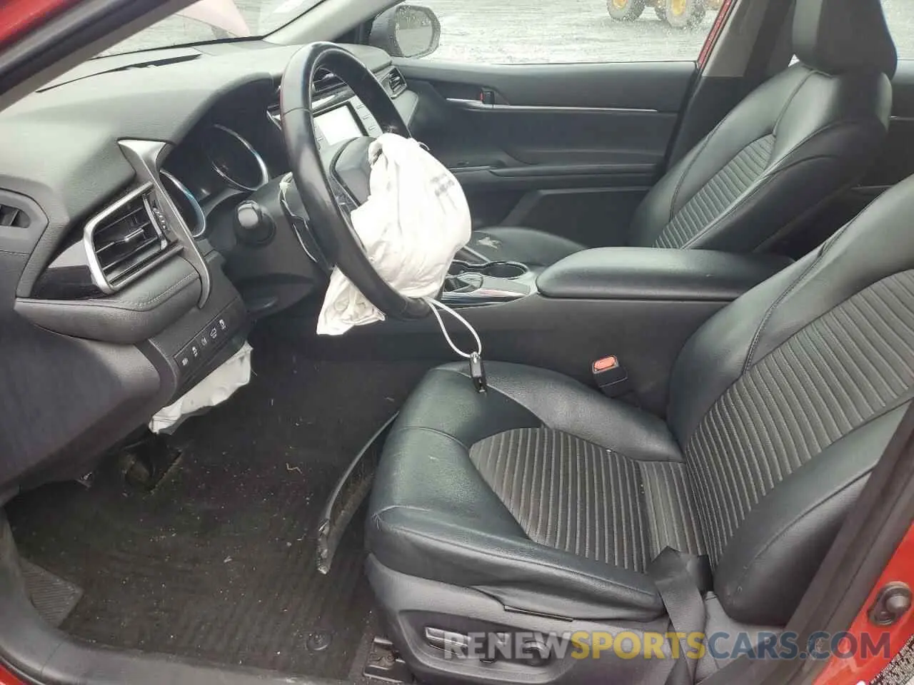 7 Photograph of a damaged car 4T1B11HK5KU258684 TOYOTA CAMRY 2019