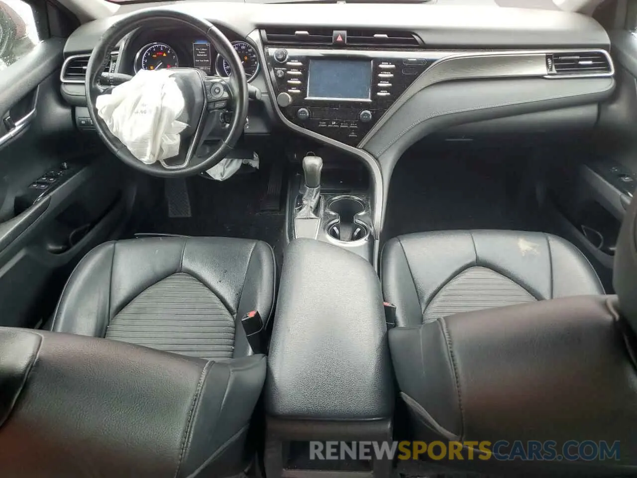 8 Photograph of a damaged car 4T1B11HK5KU258684 TOYOTA CAMRY 2019