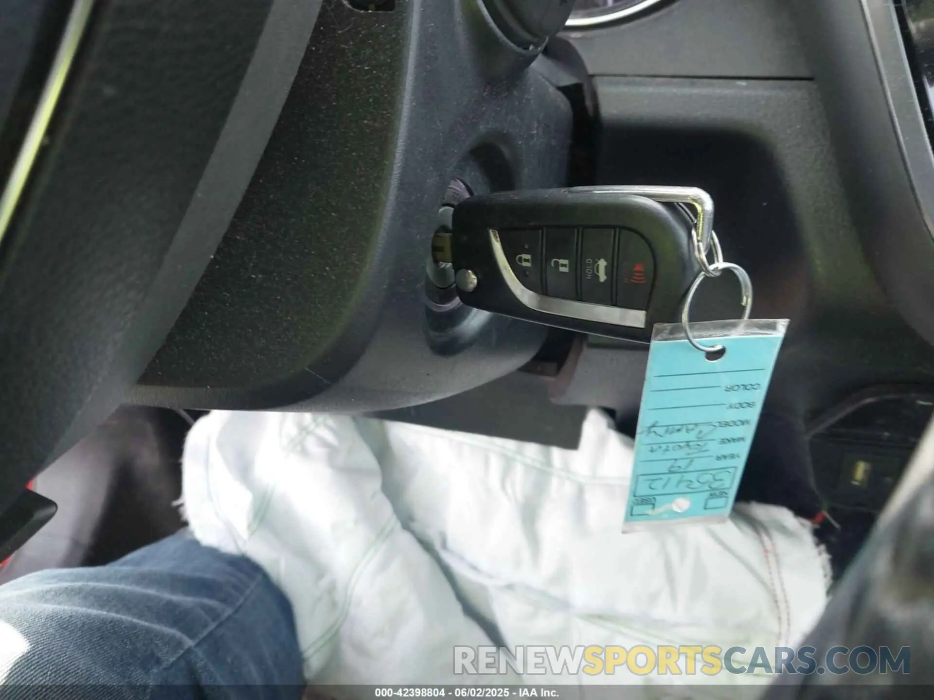 11 Photograph of a damaged car 4T1B11HK5KU260192 TOYOTA CAMRY 2019