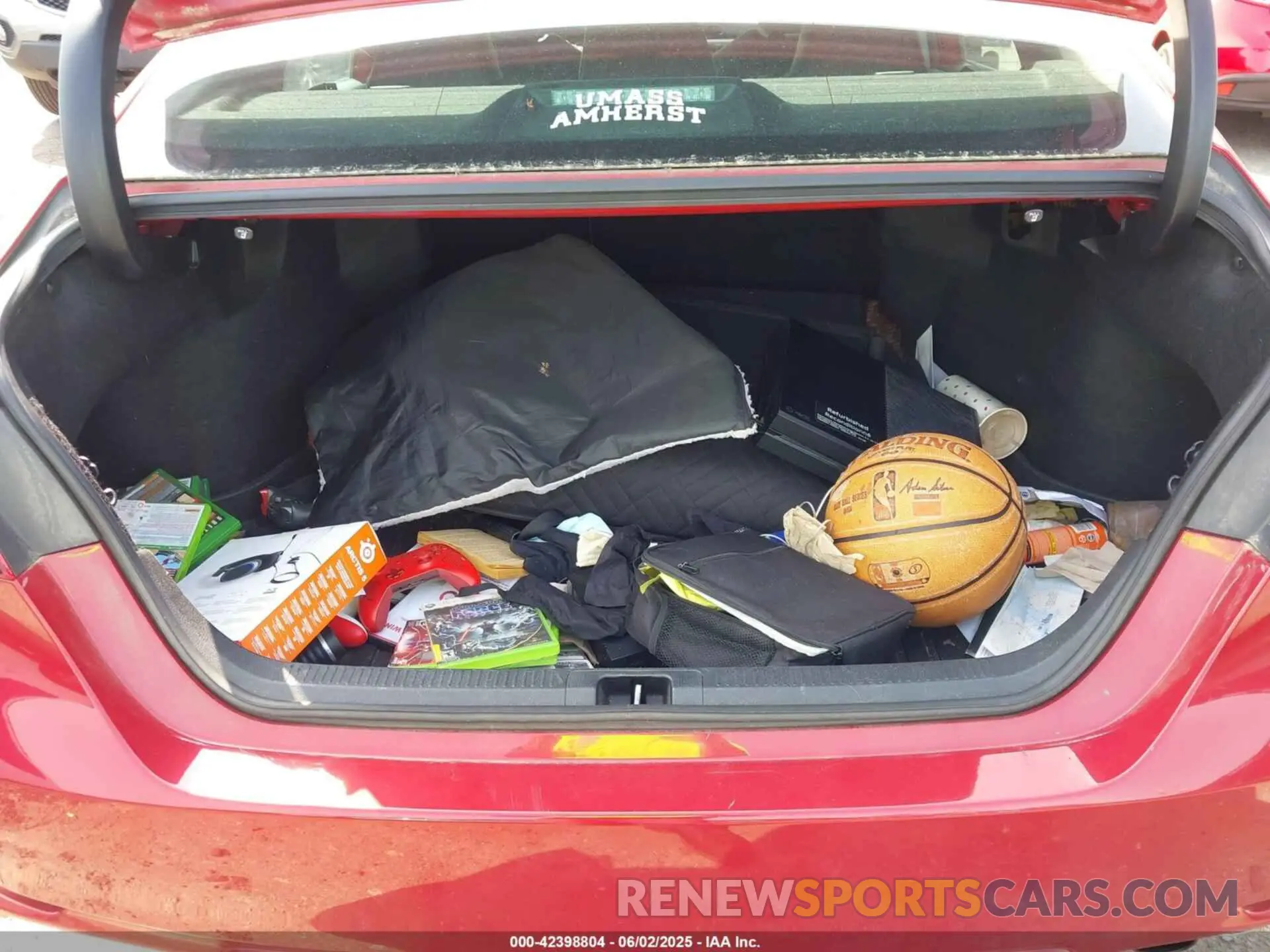 12 Photograph of a damaged car 4T1B11HK5KU260192 TOYOTA CAMRY 2019