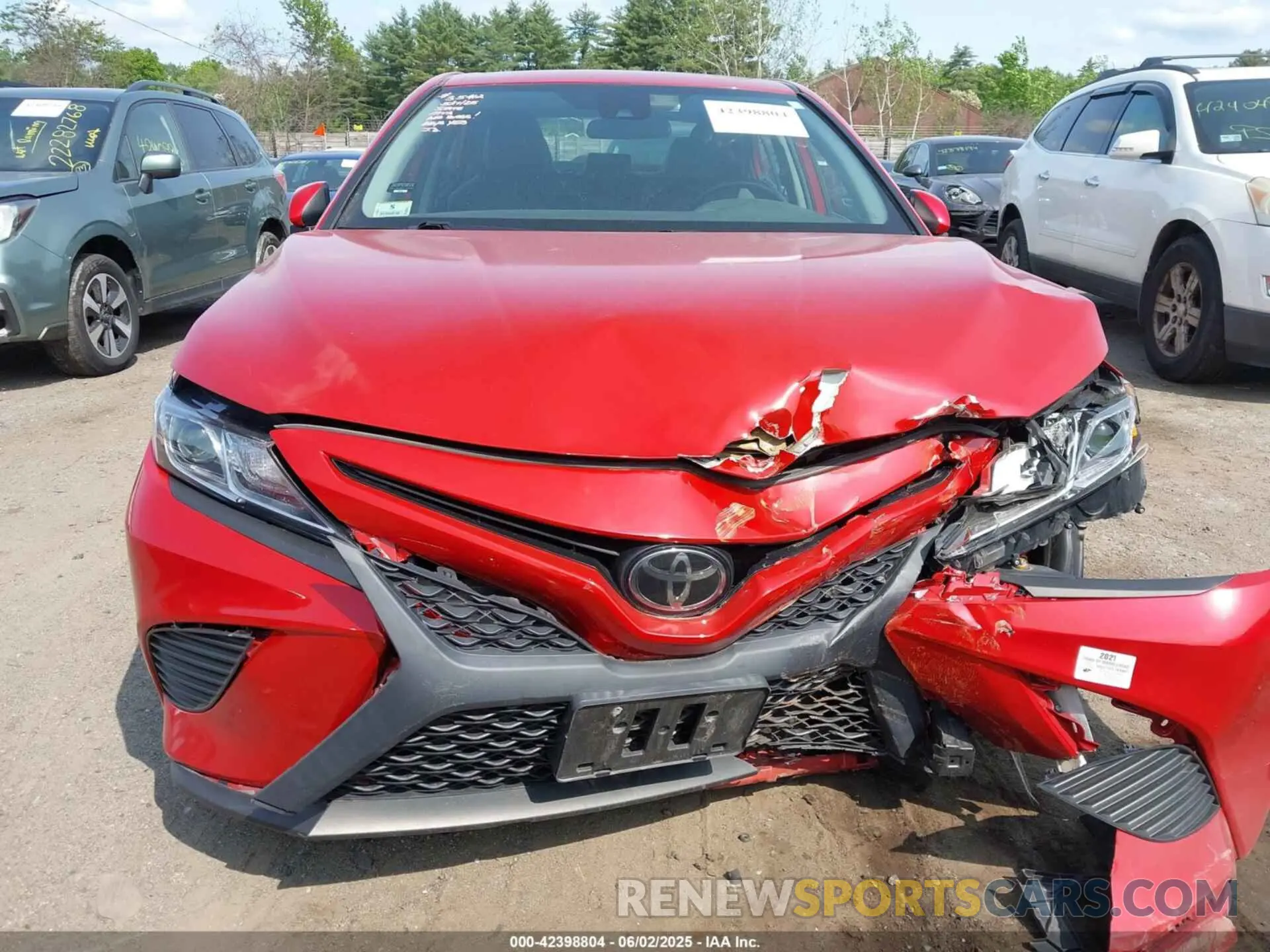 13 Photograph of a damaged car 4T1B11HK5KU260192 TOYOTA CAMRY 2019
