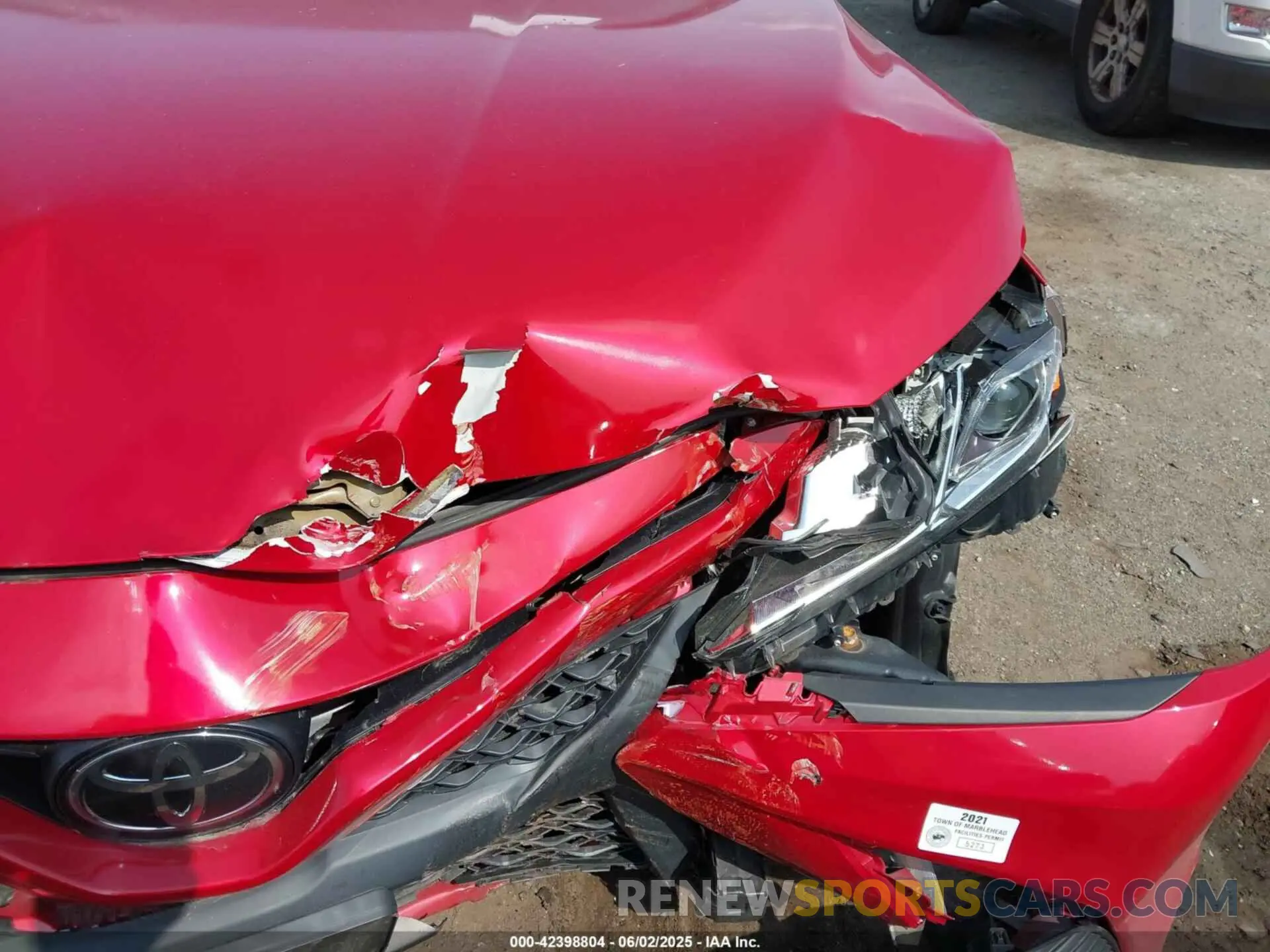 18 Photograph of a damaged car 4T1B11HK5KU260192 TOYOTA CAMRY 2019