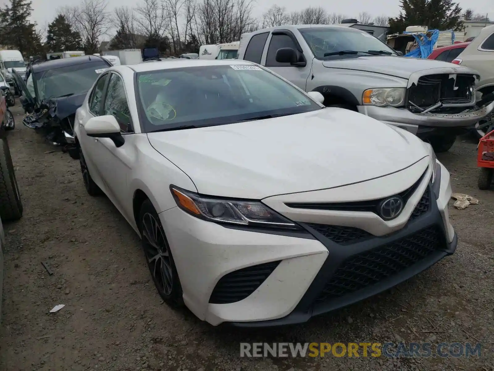 1 Photograph of a damaged car 4T1B11HK5KU262198 TOYOTA CAMRY 2019