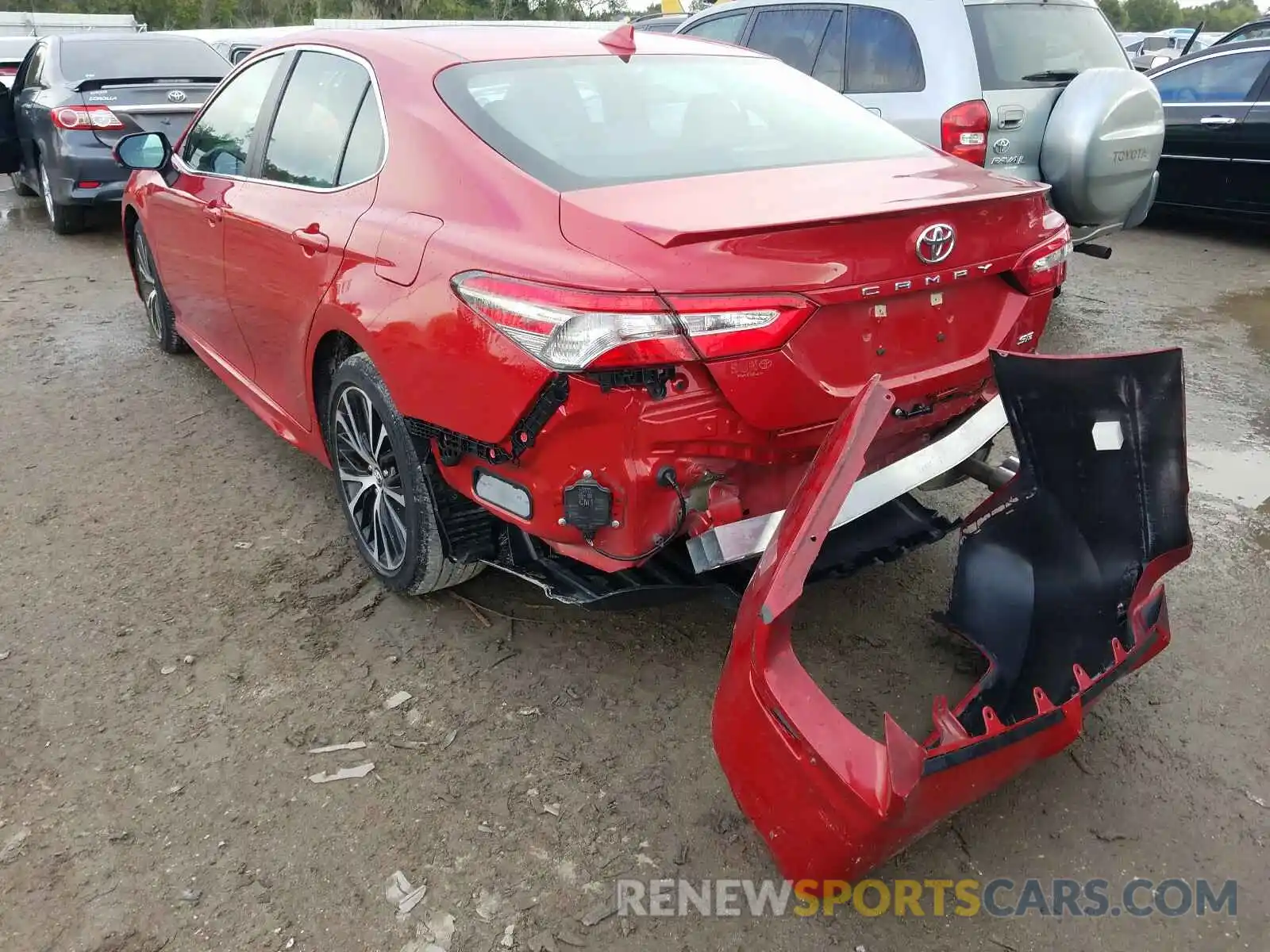 3 Photograph of a damaged car 4T1B11HK5KU262380 TOYOTA CAMRY 2019