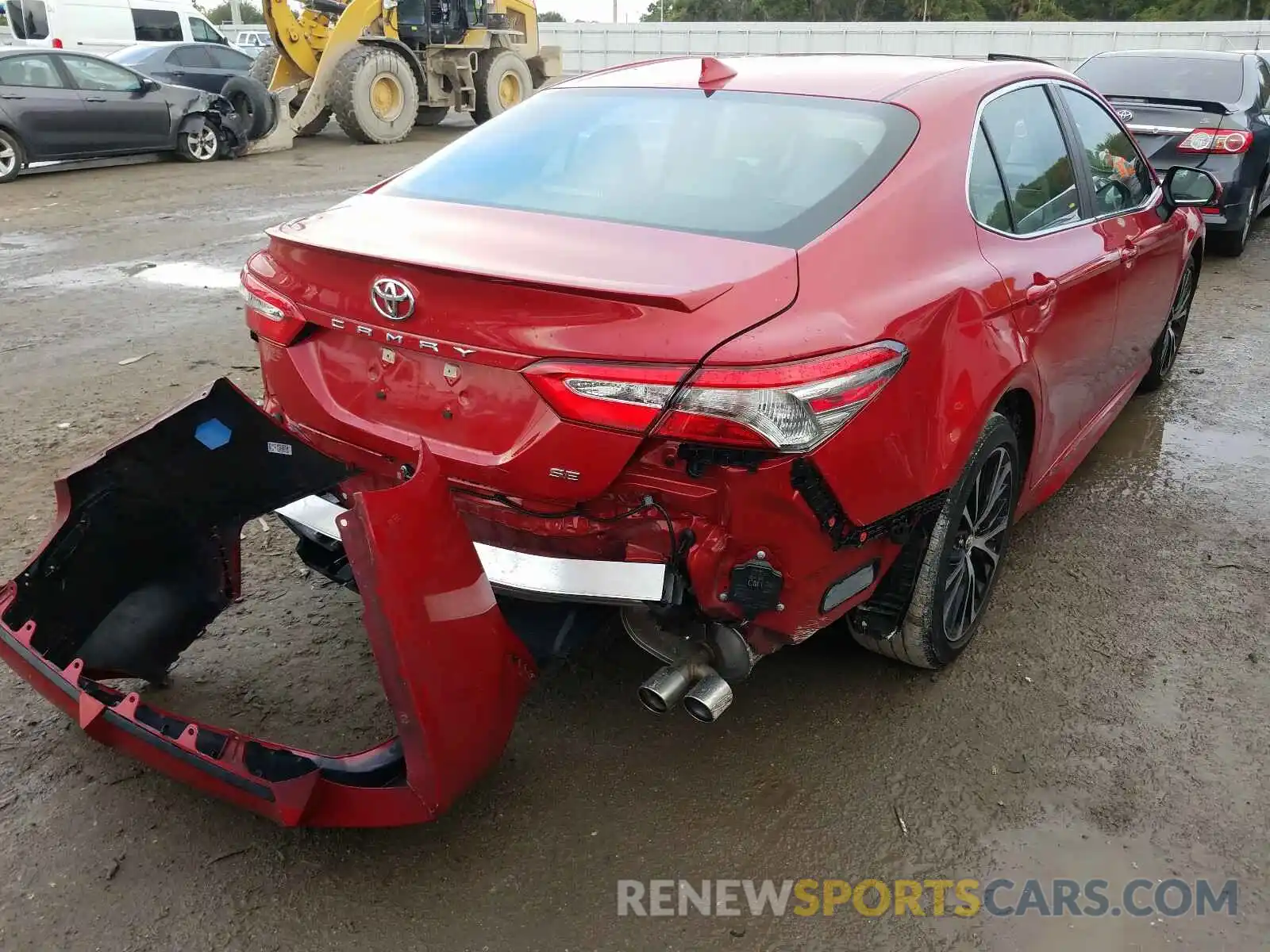 4 Photograph of a damaged car 4T1B11HK5KU262380 TOYOTA CAMRY 2019