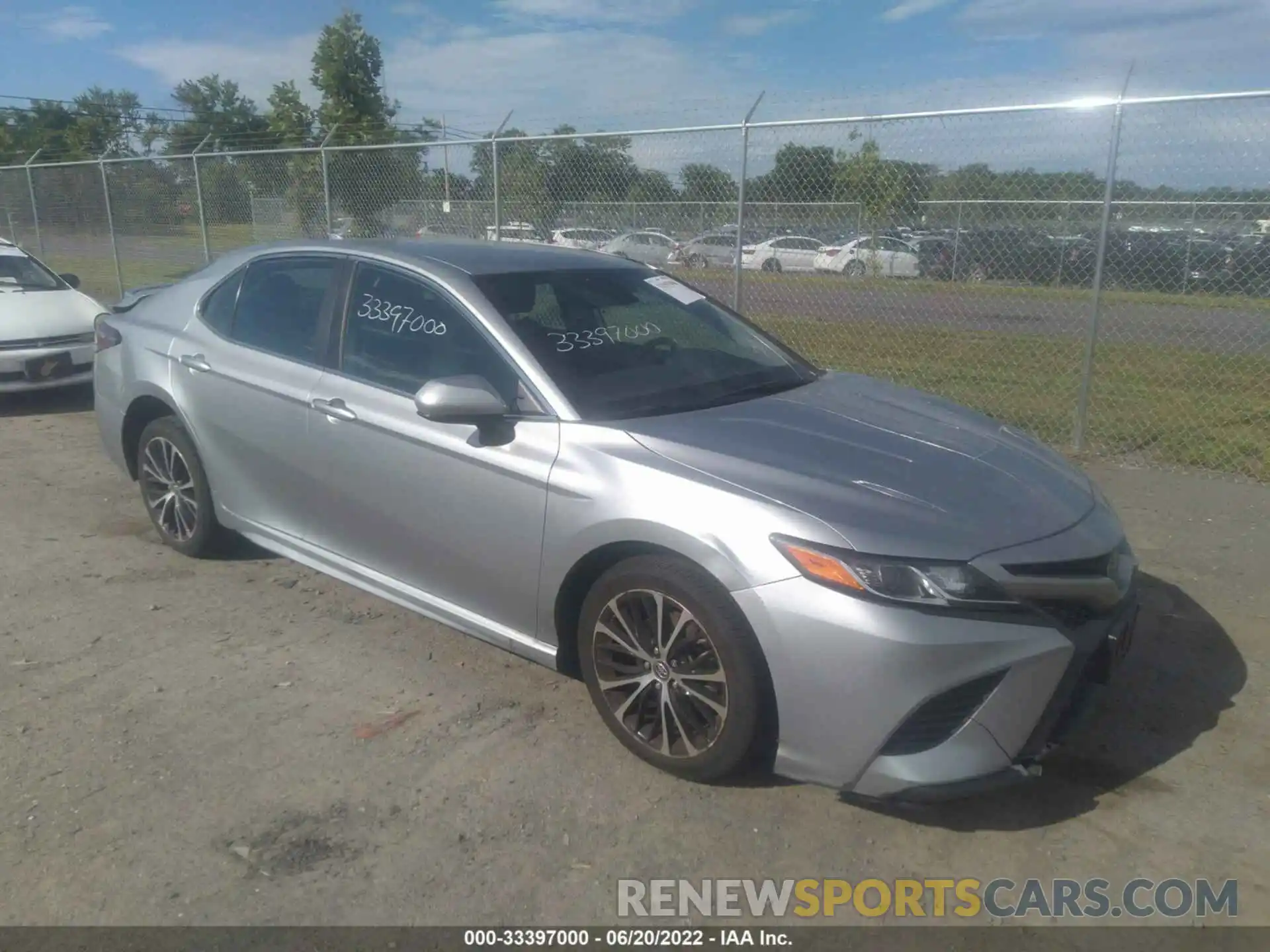 1 Photograph of a damaged car 4T1B11HK5KU262525 TOYOTA CAMRY 2019