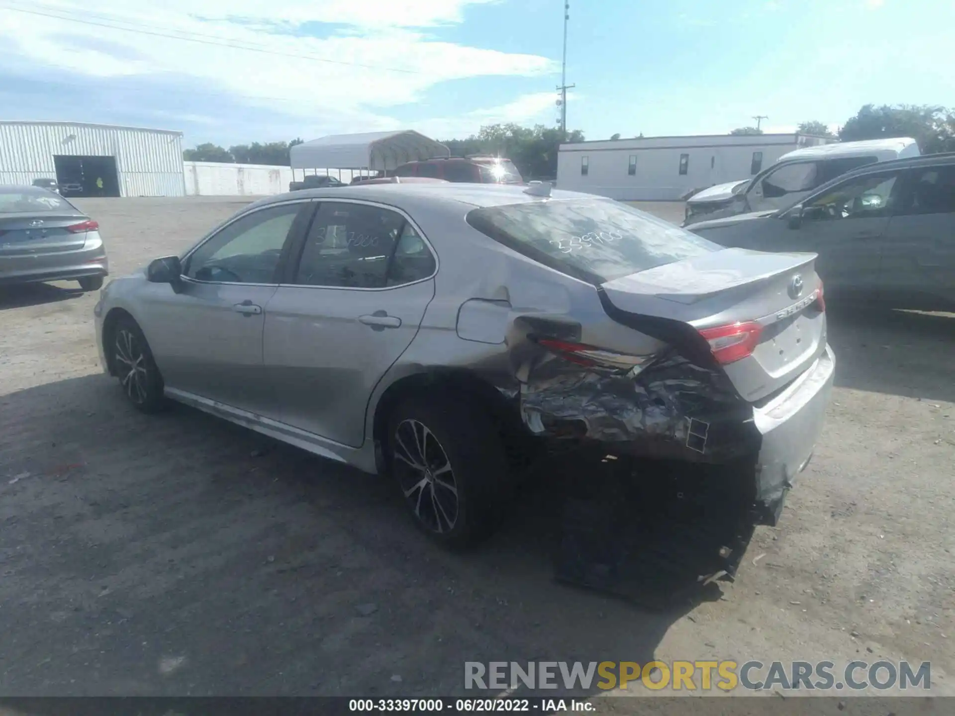 3 Photograph of a damaged car 4T1B11HK5KU262525 TOYOTA CAMRY 2019