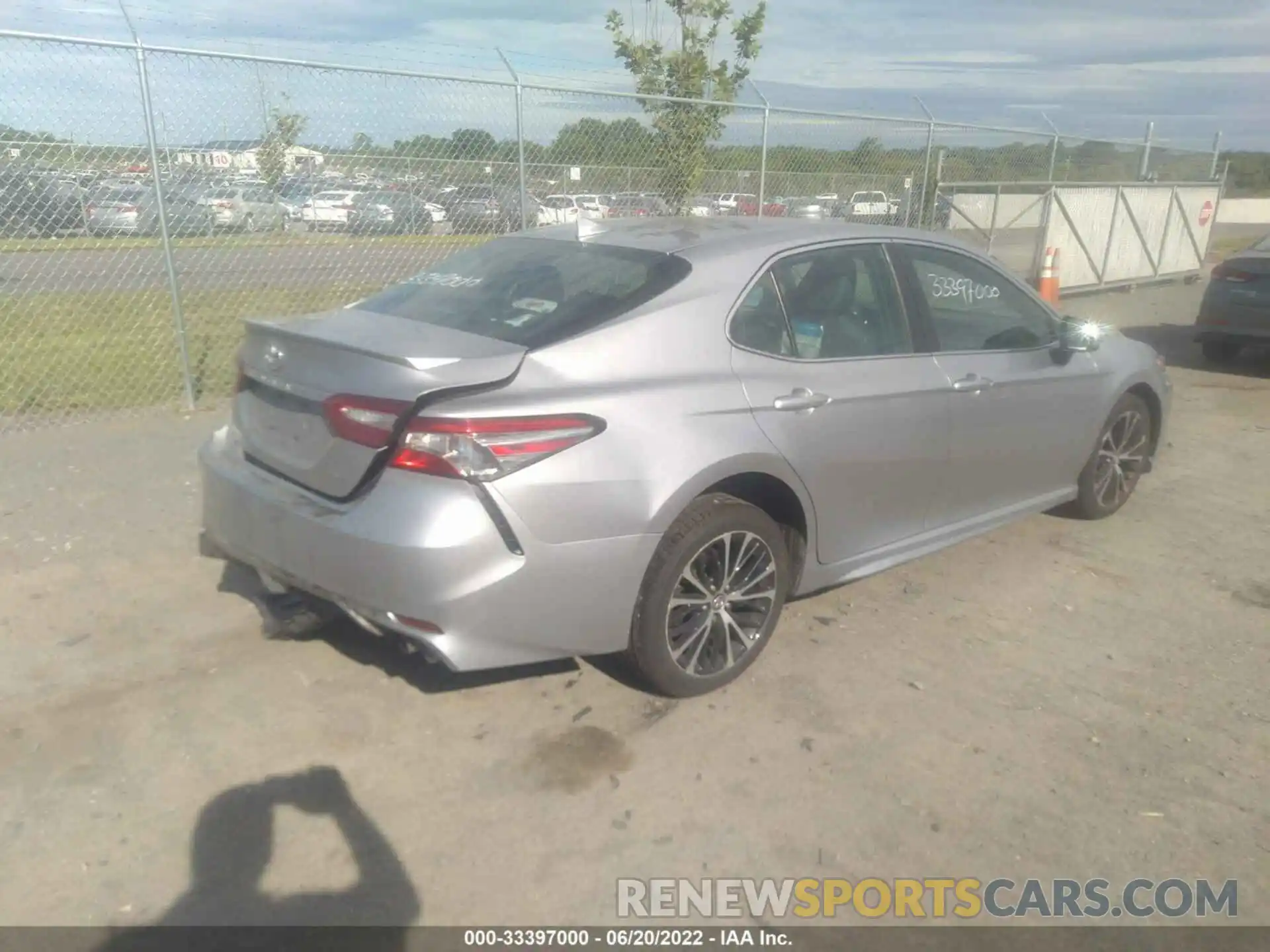 4 Photograph of a damaged car 4T1B11HK5KU262525 TOYOTA CAMRY 2019