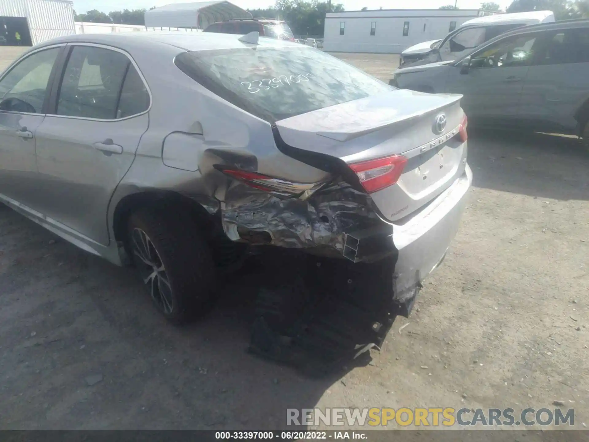 6 Photograph of a damaged car 4T1B11HK5KU262525 TOYOTA CAMRY 2019