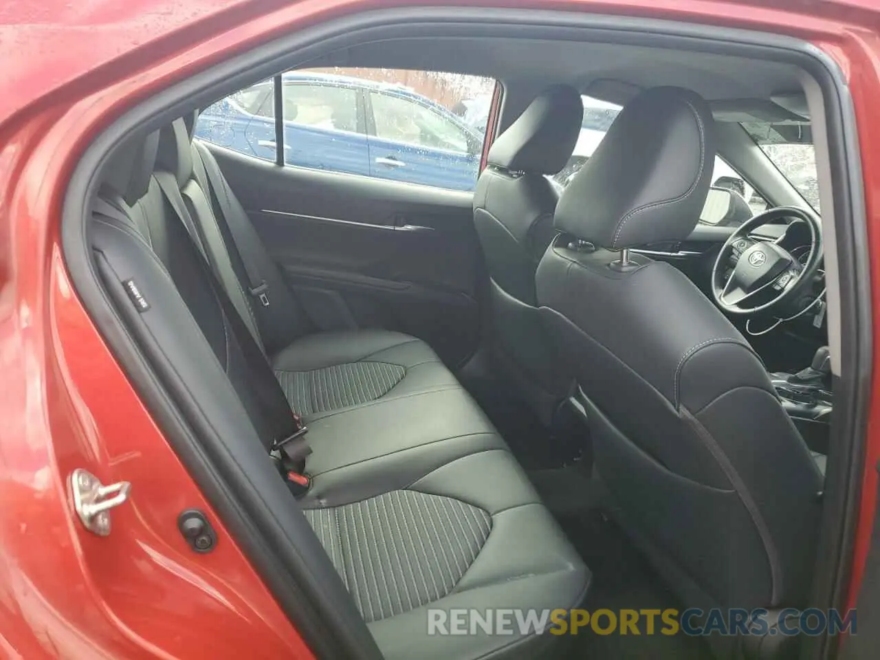 10 Photograph of a damaged car 4T1B11HK5KU264632 TOYOTA CAMRY 2019