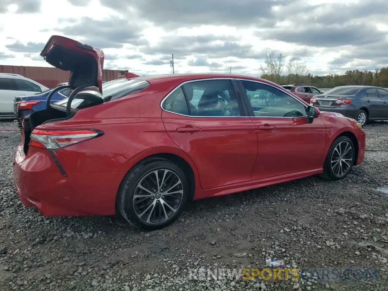 3 Photograph of a damaged car 4T1B11HK5KU264632 TOYOTA CAMRY 2019