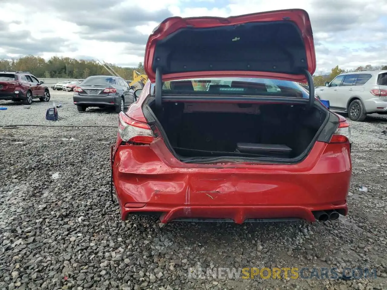 6 Photograph of a damaged car 4T1B11HK5KU264632 TOYOTA CAMRY 2019