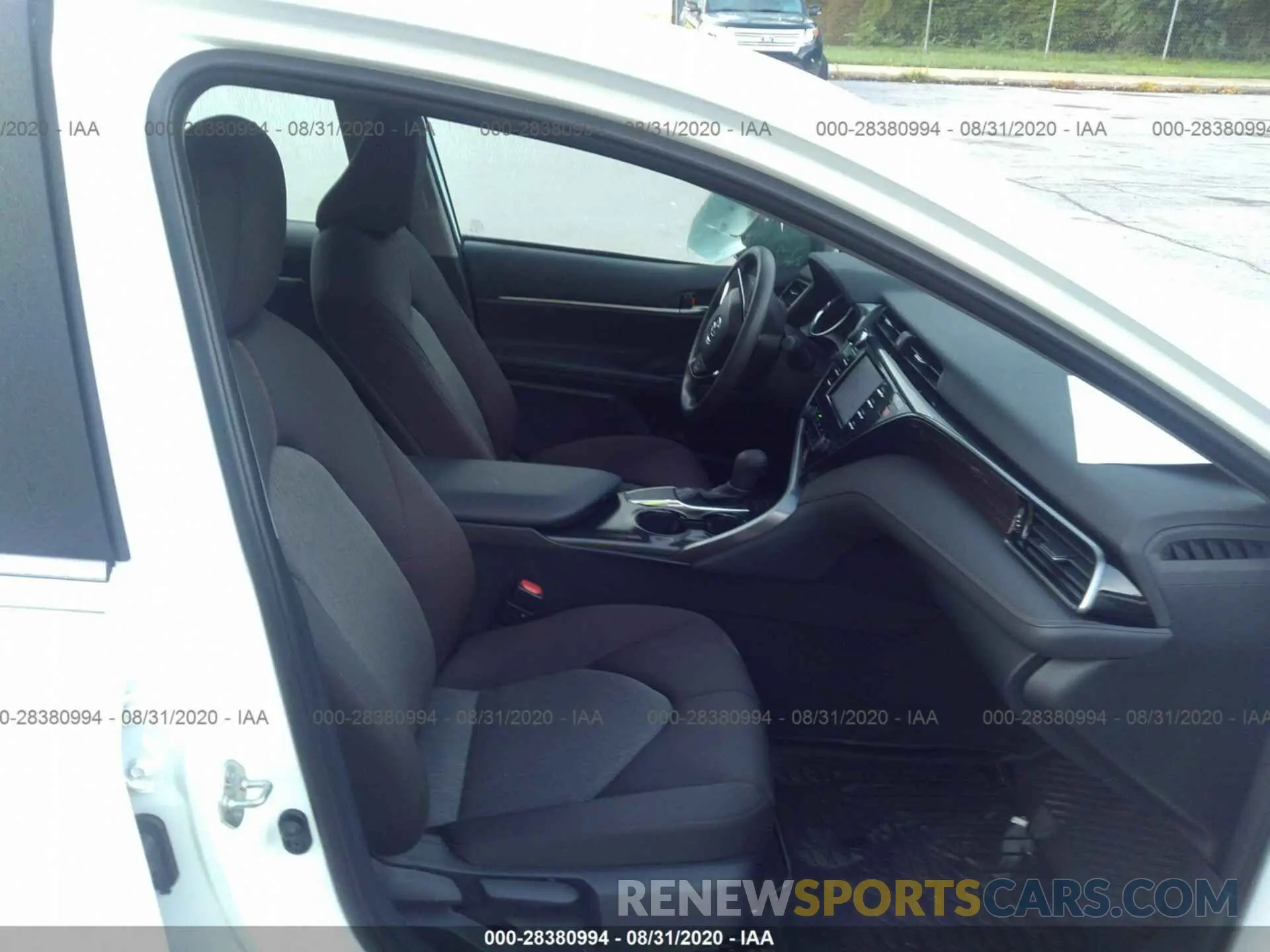 5 Photograph of a damaged car 4T1B11HK5KU266283 TOYOTA CAMRY 2019