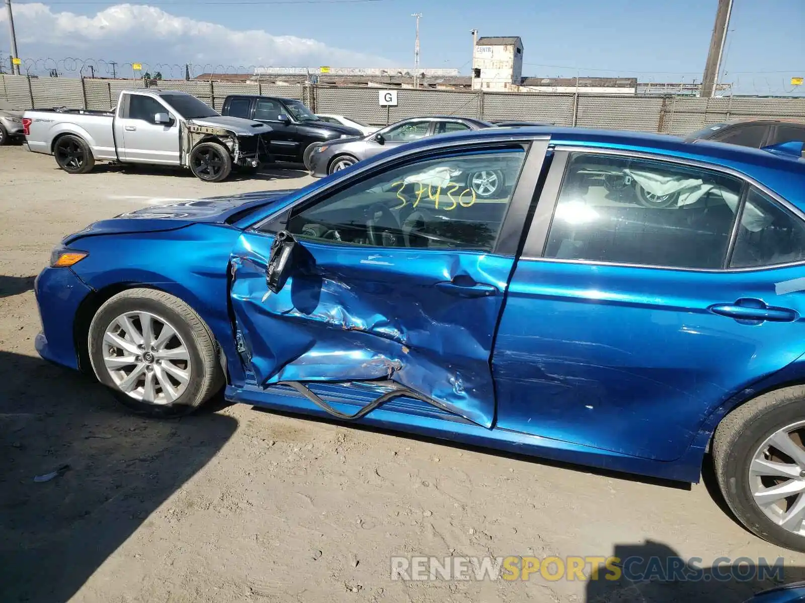 9 Photograph of a damaged car 4T1B11HK5KU269104 TOYOTA CAMRY 2019