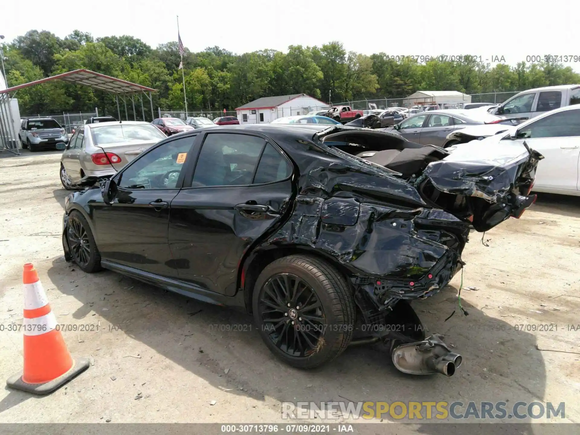 3 Photograph of a damaged car 4T1B11HK5KU270298 TOYOTA CAMRY 2019