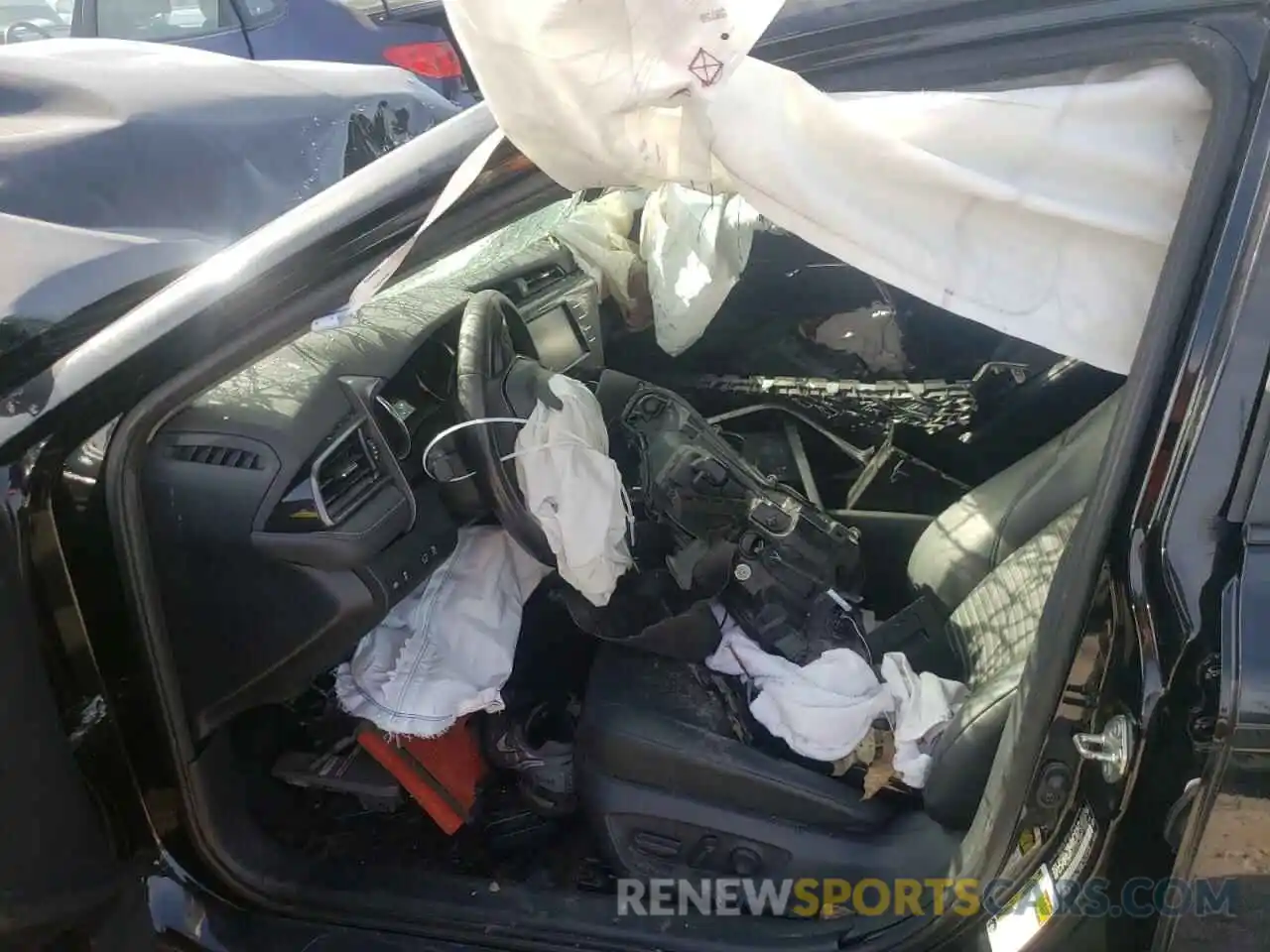 5 Photograph of a damaged car 4T1B11HK5KU270432 TOYOTA CAMRY 2019