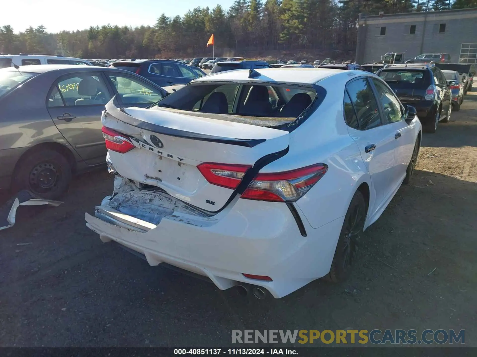 16 Photograph of a damaged car 4T1B11HK5KU273671 TOYOTA CAMRY 2019