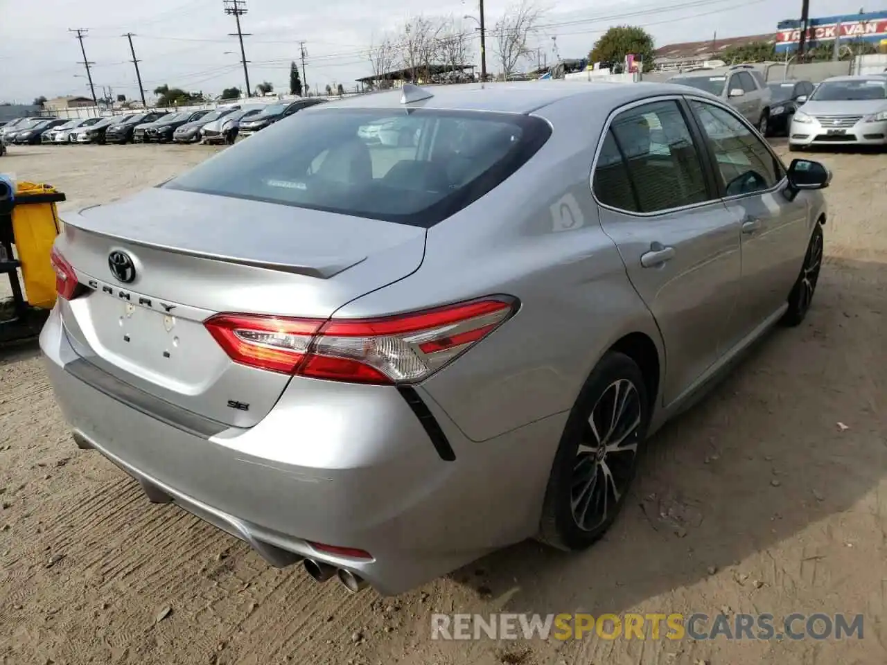 4 Photograph of a damaged car 4T1B11HK5KU274318 TOYOTA CAMRY 2019