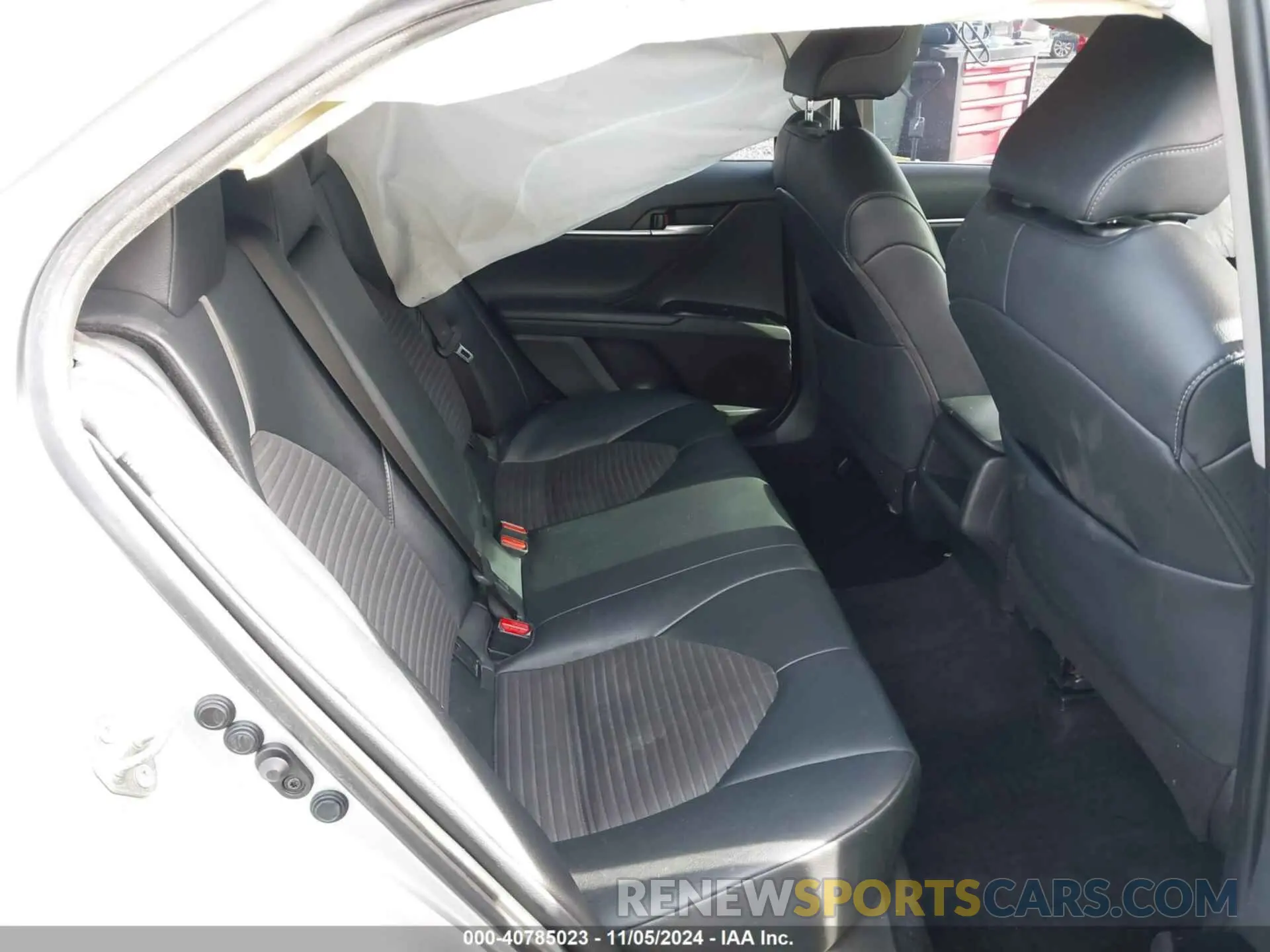 8 Photograph of a damaged car 4T1B11HK5KU274903 TOYOTA CAMRY 2019